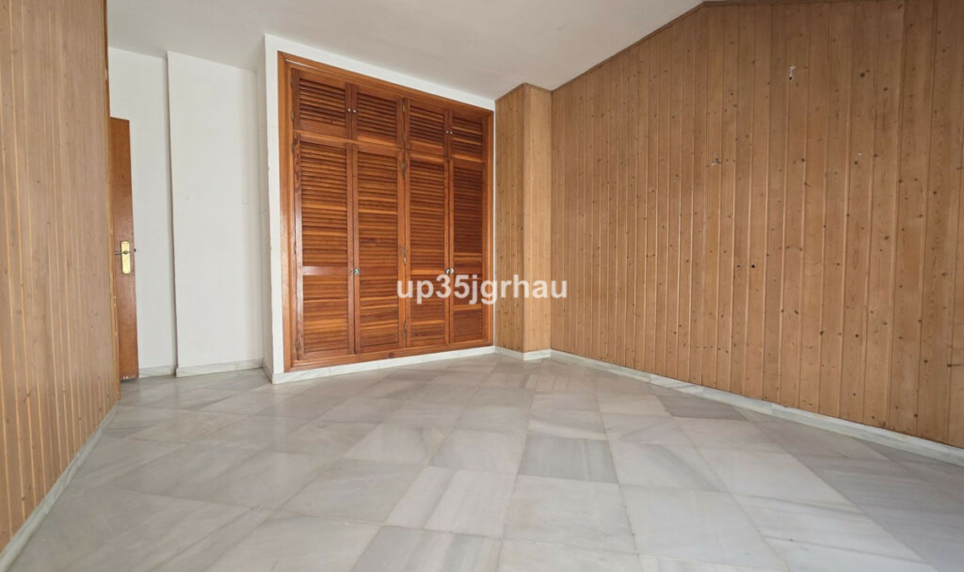 Resale - Apartment -
Estepona