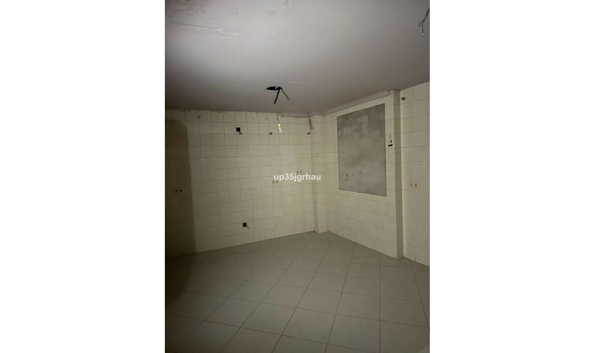 Resale - Apartment -
Estepona