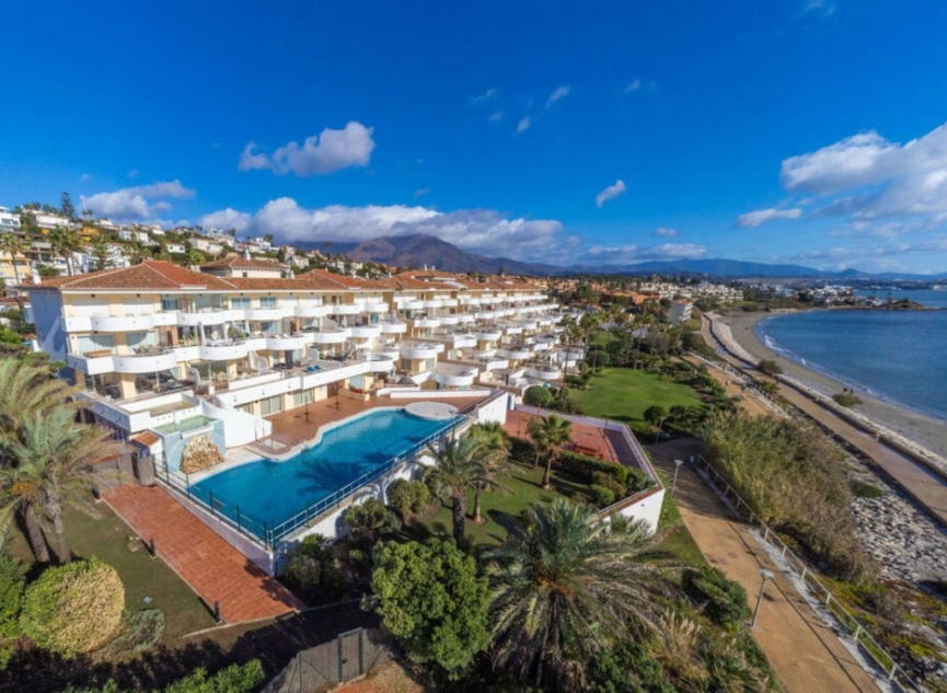Resale - Apartment -
Estepona