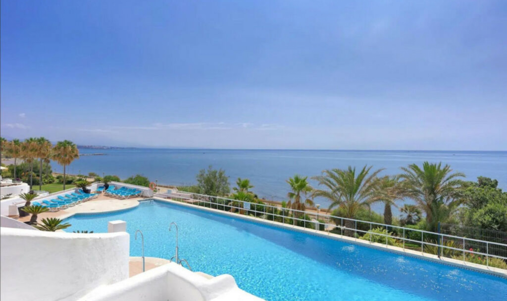 Resale - Apartment -
Estepona