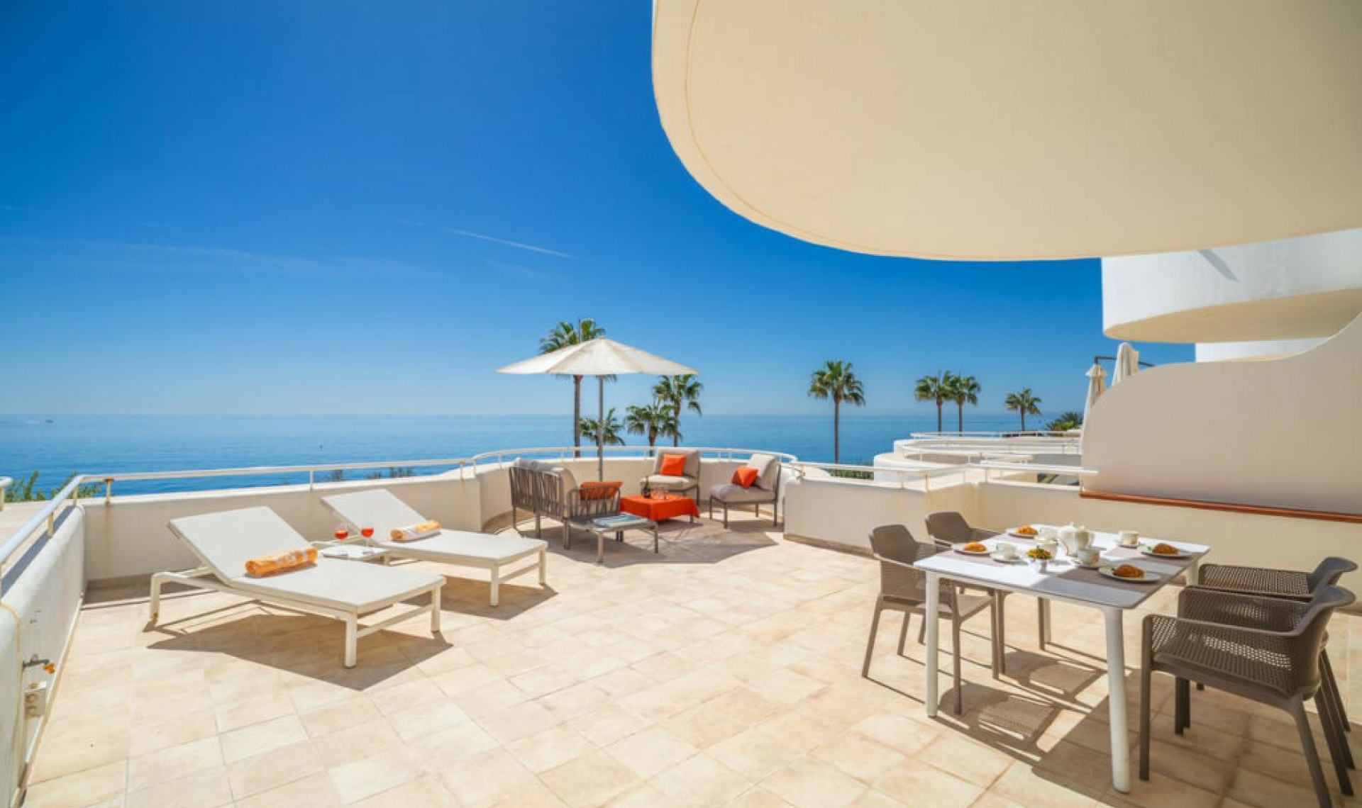 Resale - Apartment -
Estepona