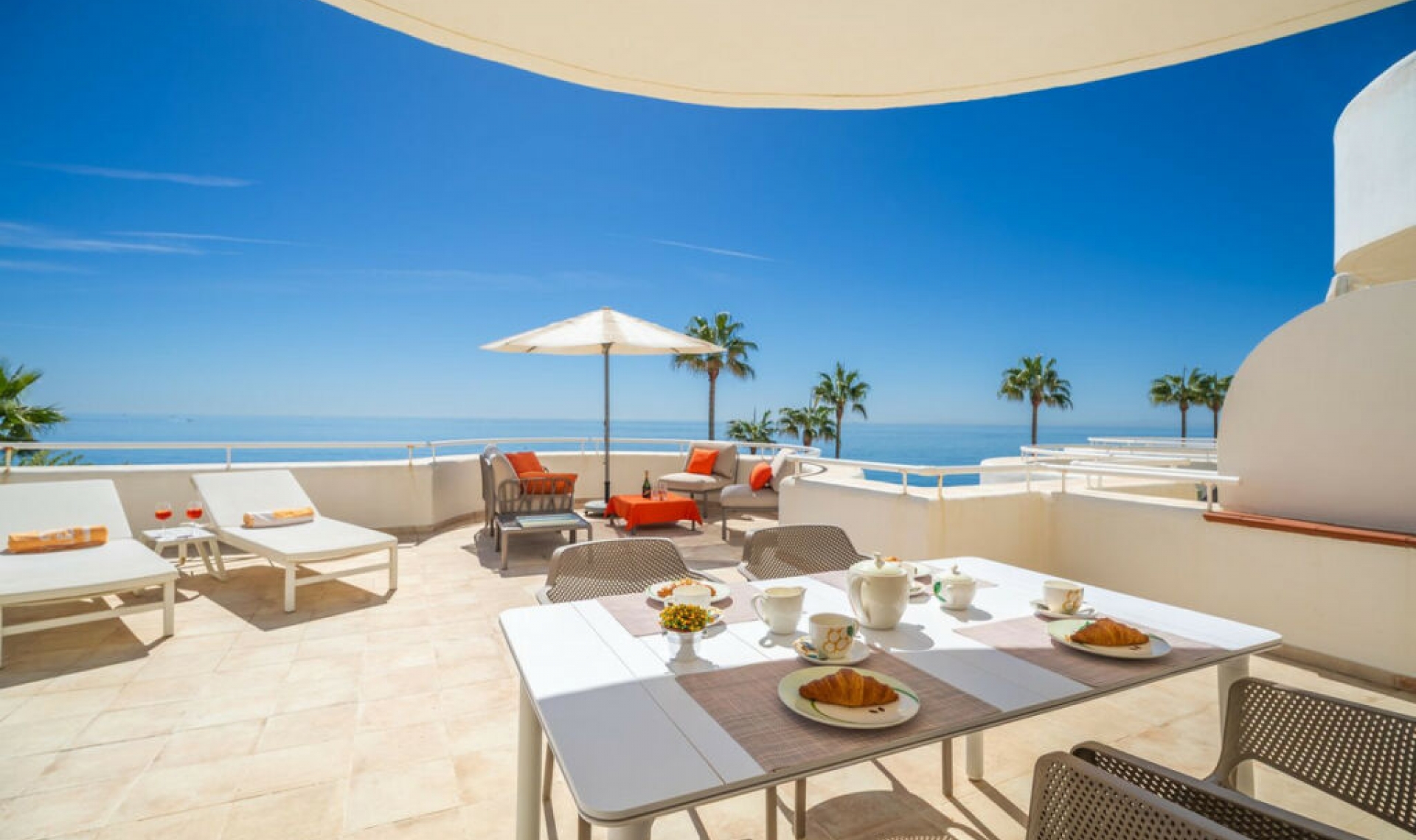 Resale - Apartment -
Estepona