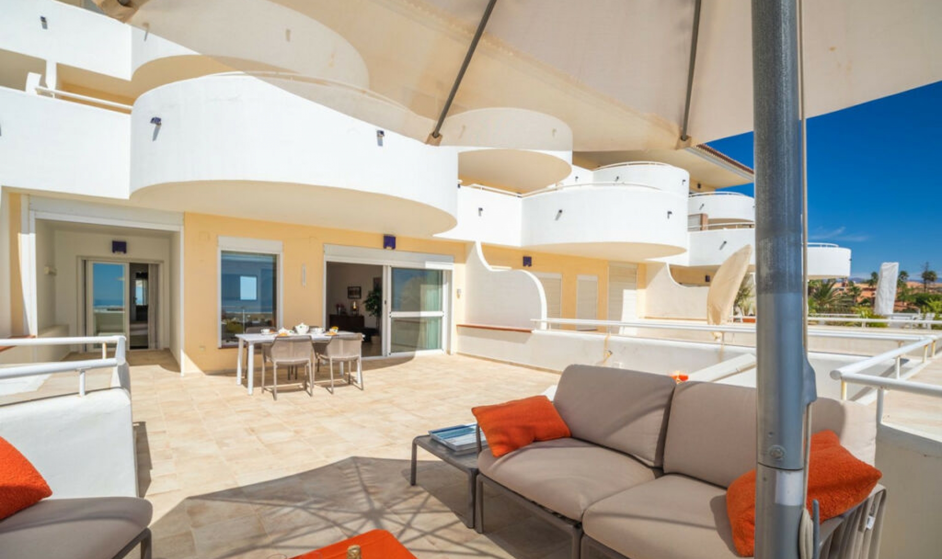 Resale - Apartment -
Estepona