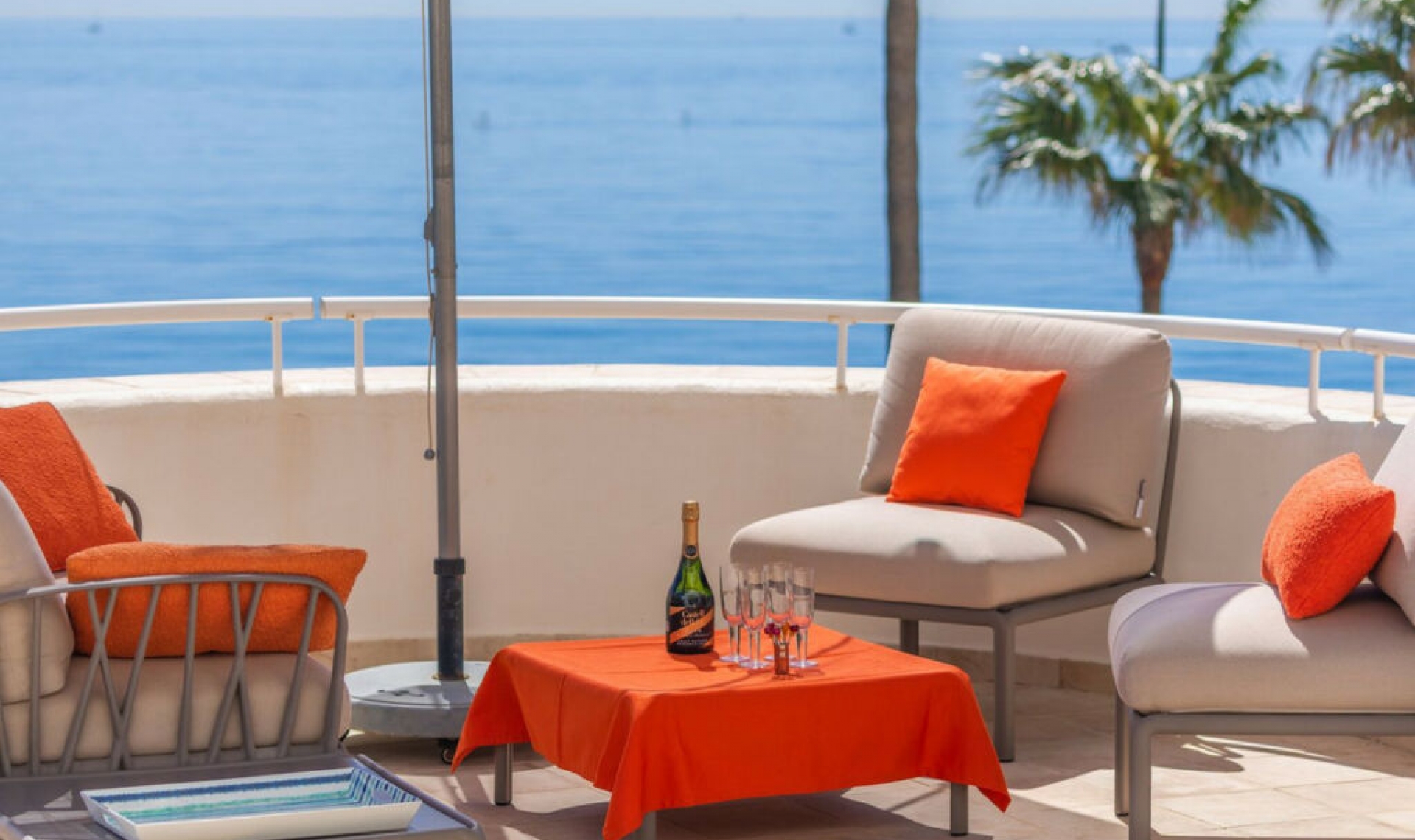 Resale - Apartment -
Estepona