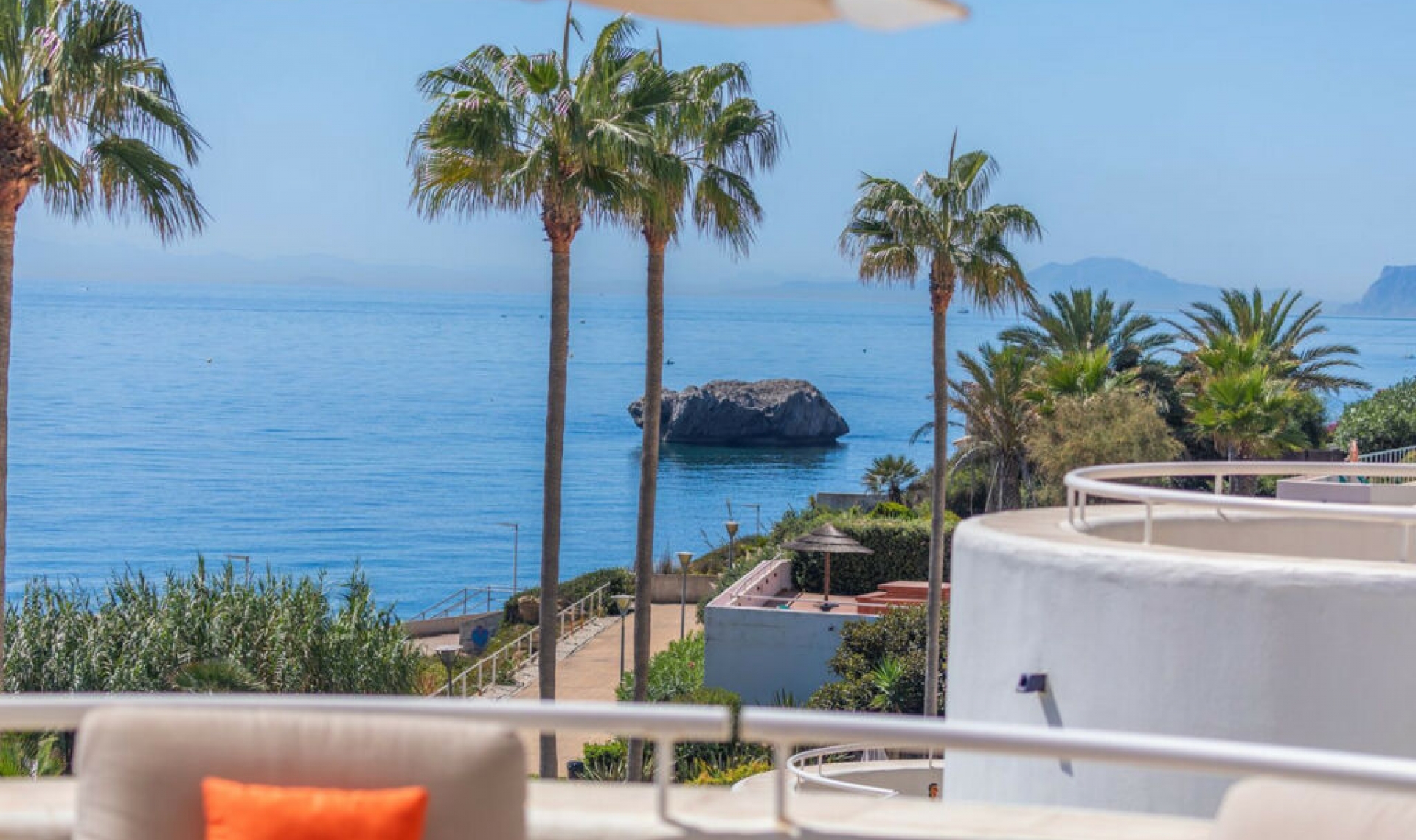 Resale - Apartment -
Estepona
