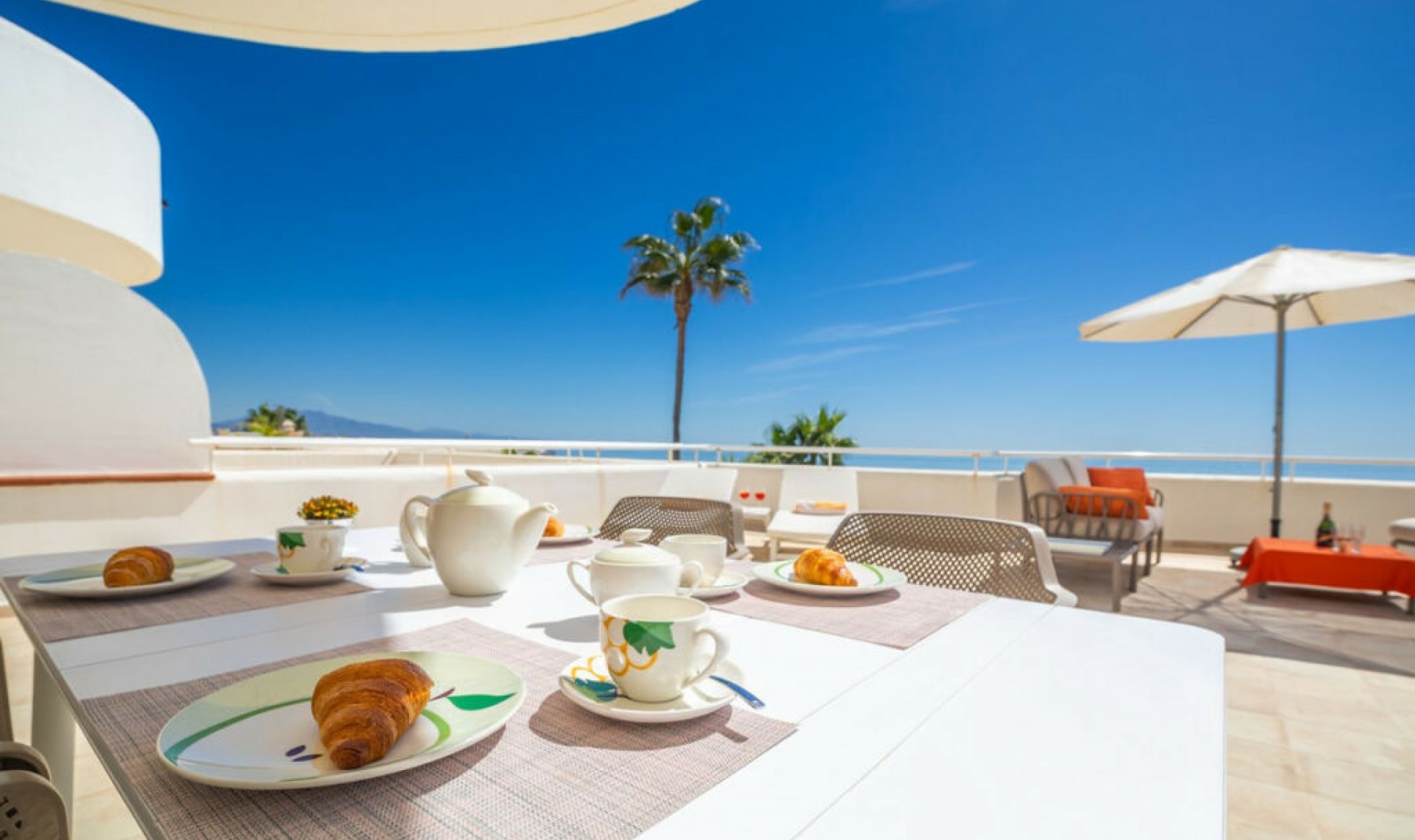 Resale - Apartment -
Estepona