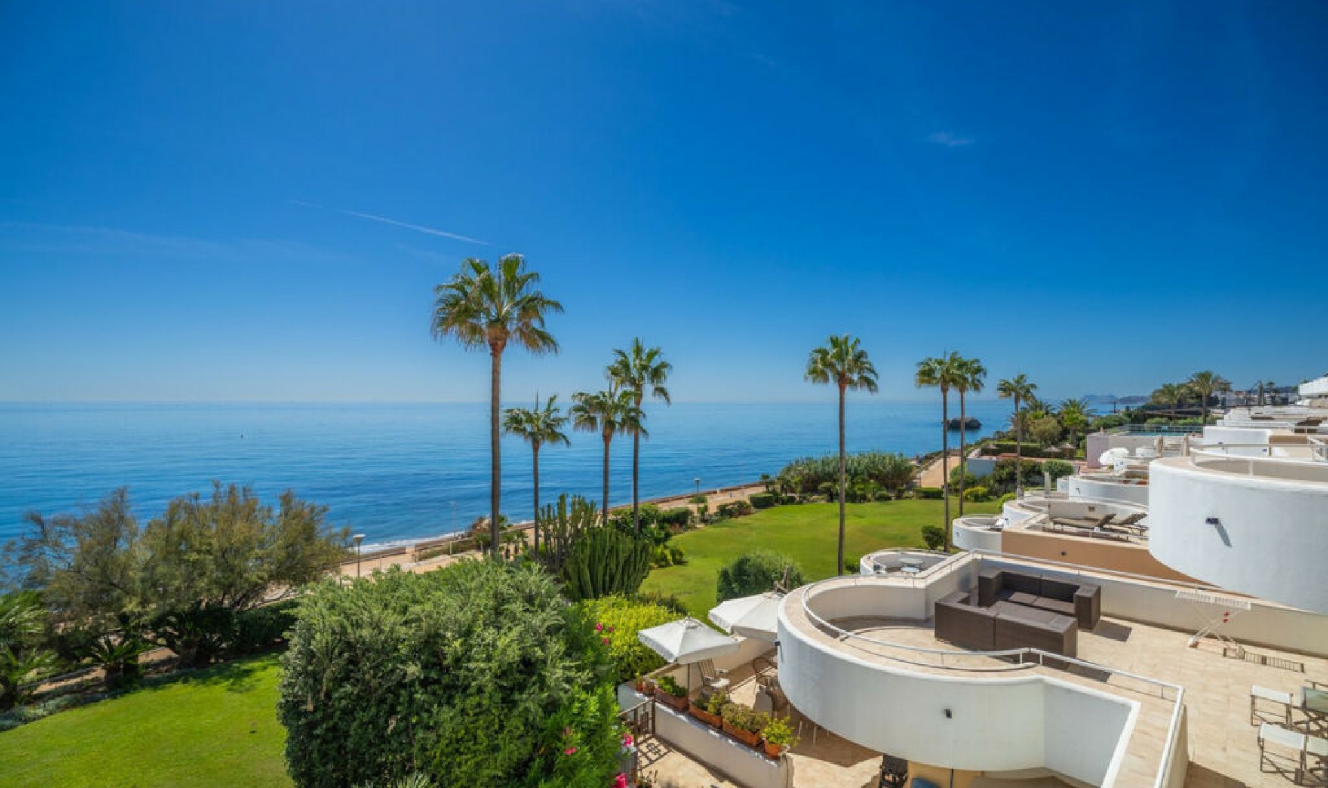 Resale - Apartment -
Estepona
