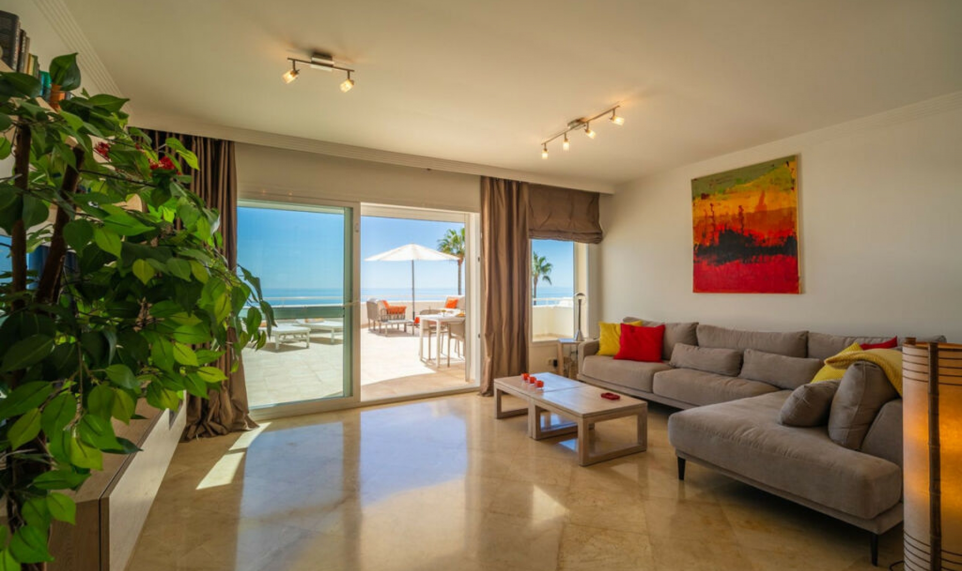 Resale - Apartment -
Estepona