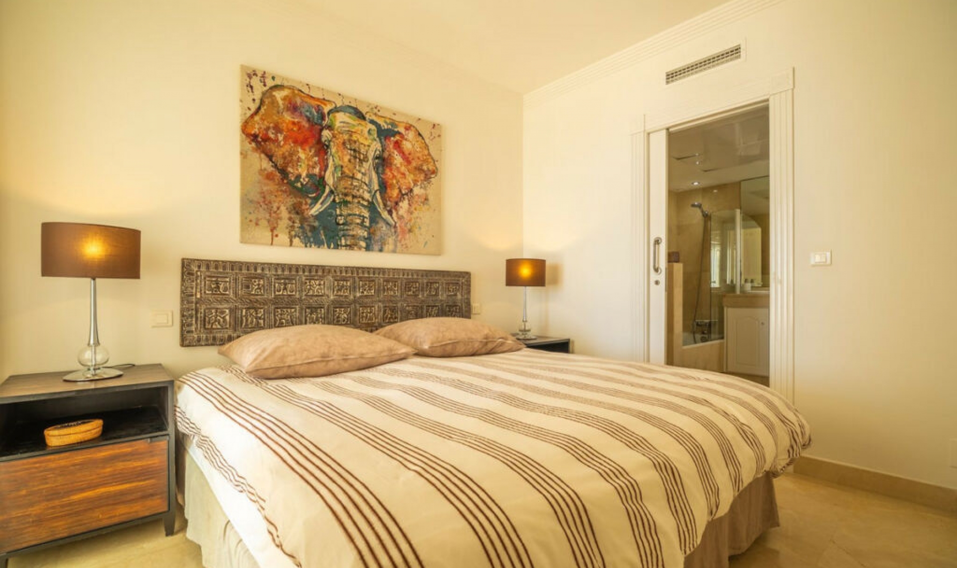 Resale - Apartment -
Estepona