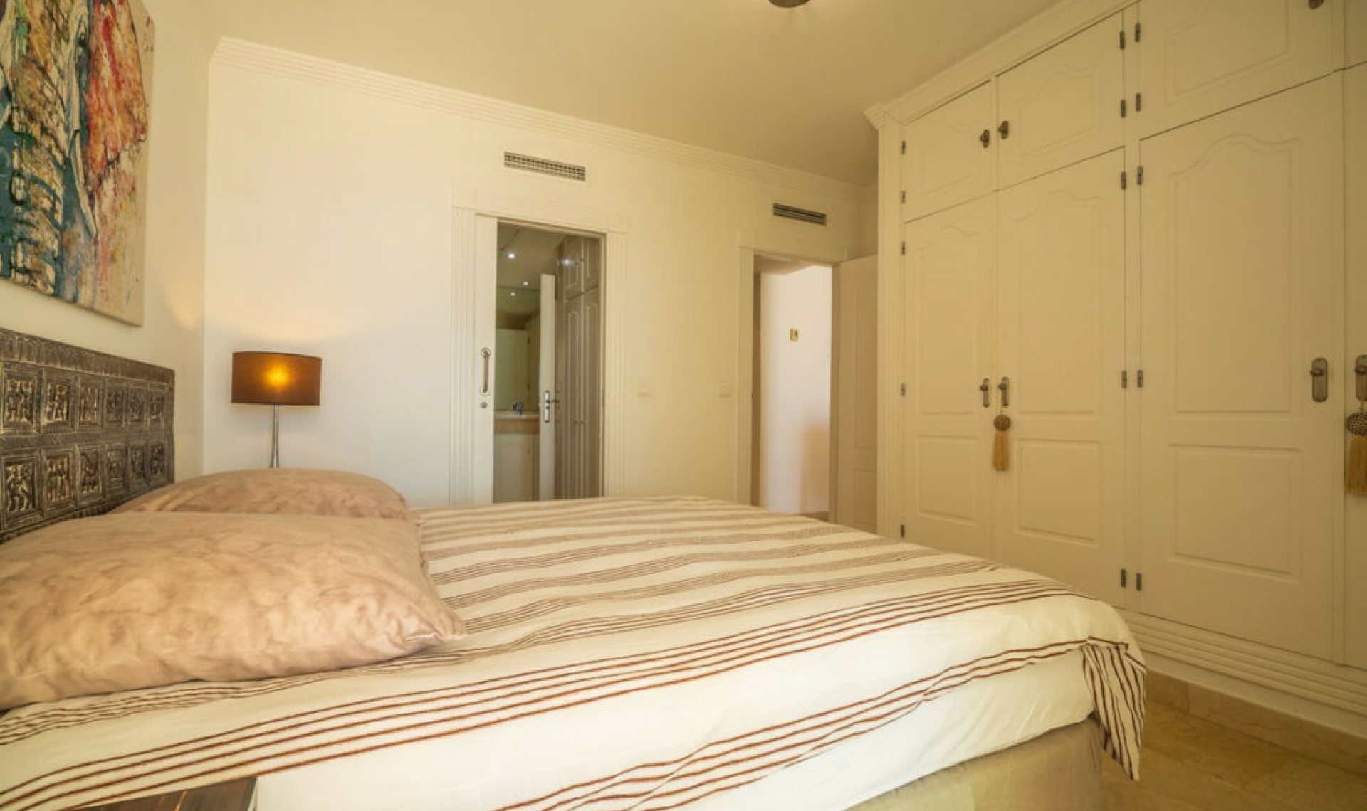 Resale - Apartment -
Estepona