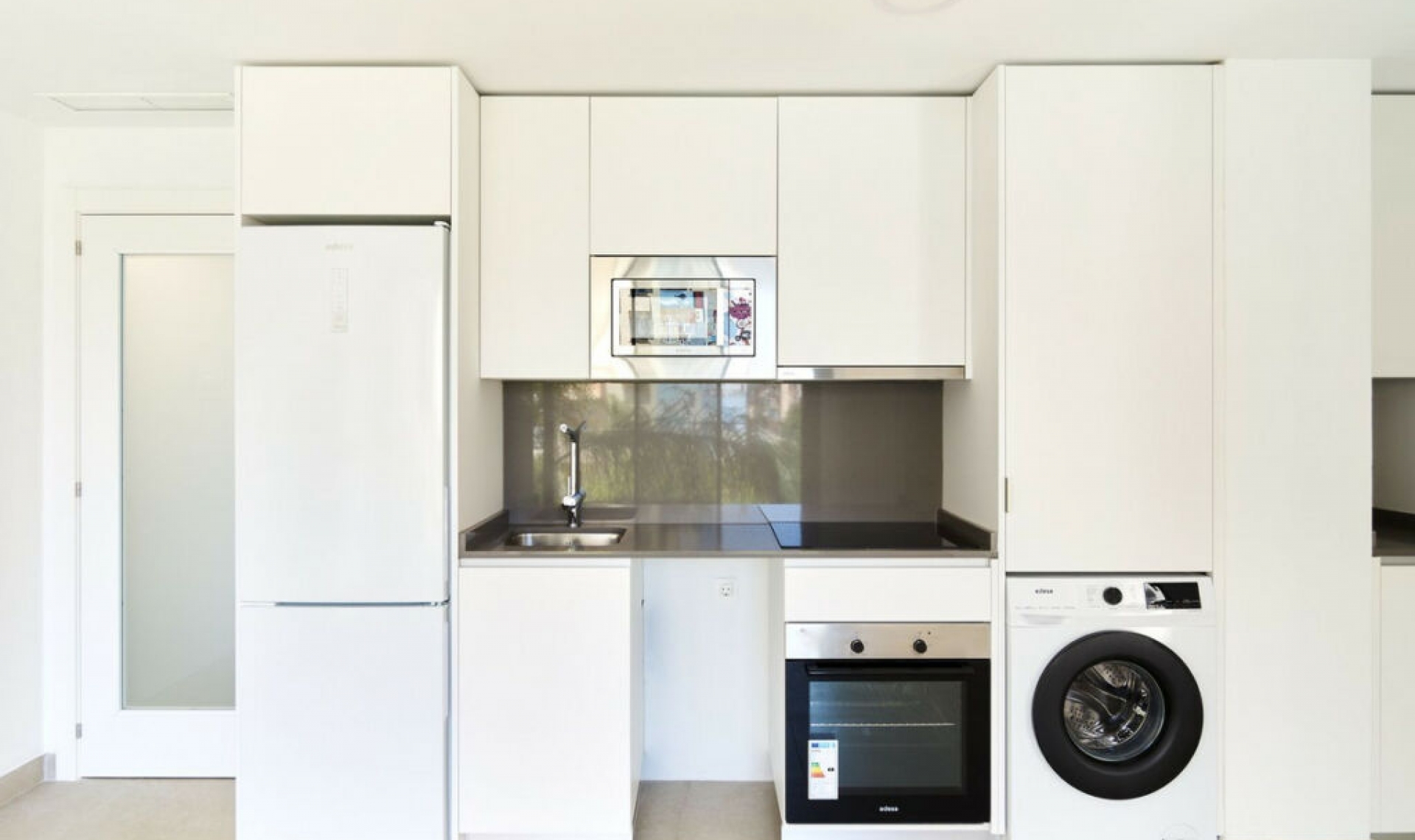 Resale - Apartment -
Estepona