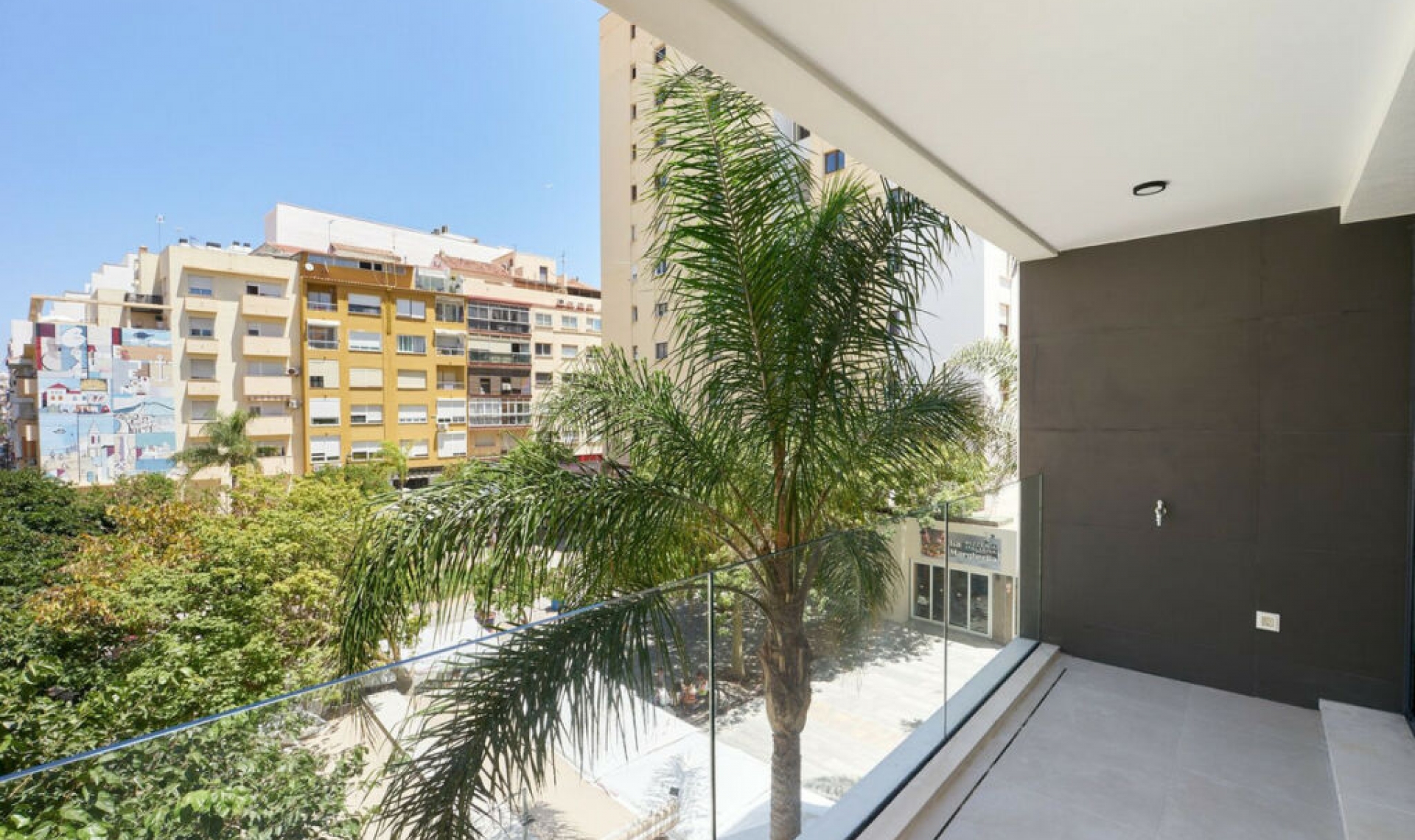 Resale - Apartment -
Estepona