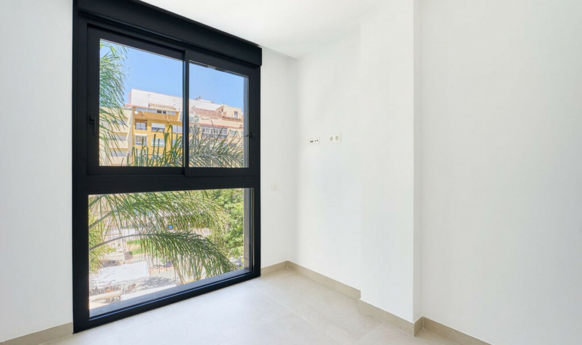 Resale - Apartment -
Estepona