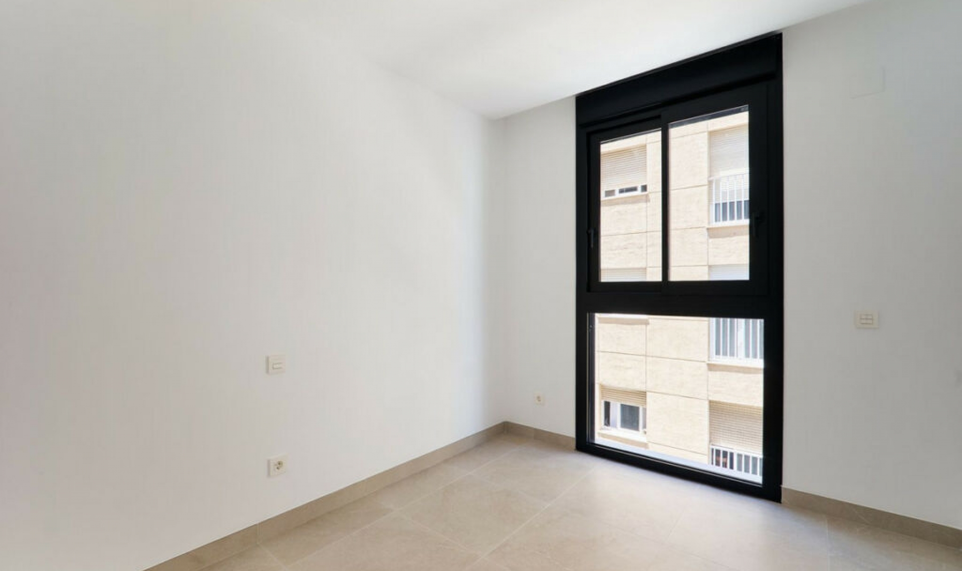 Resale - Apartment -
Estepona