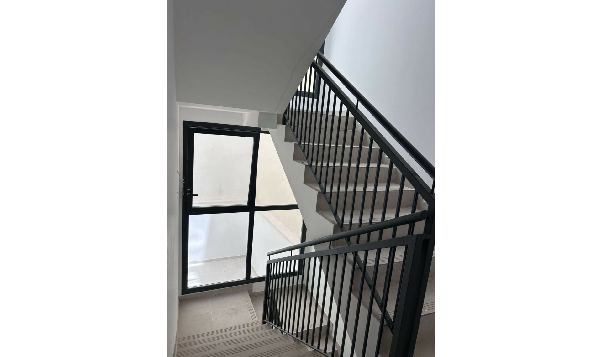 Resale - Apartment -
Estepona