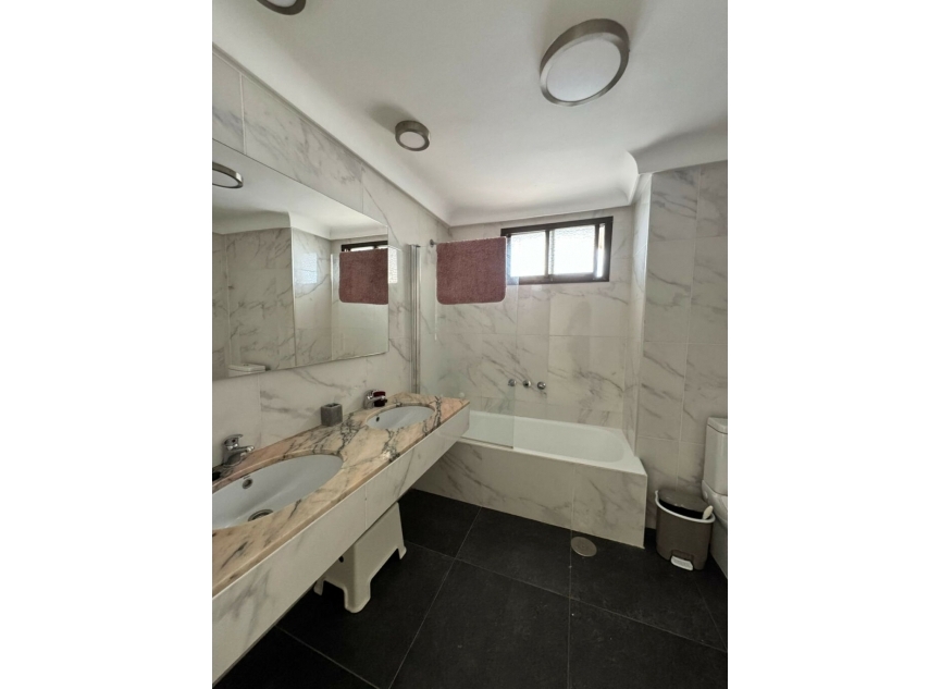 Resale - Apartment -
Estepona