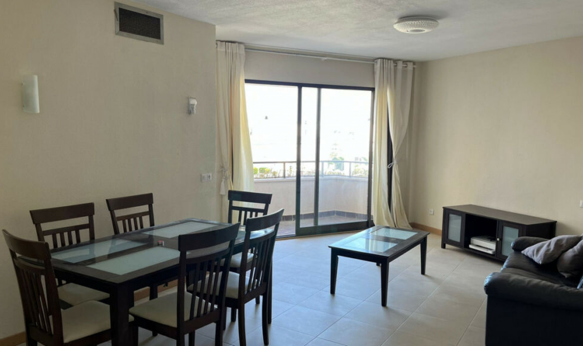 Resale - Apartment -
Estepona