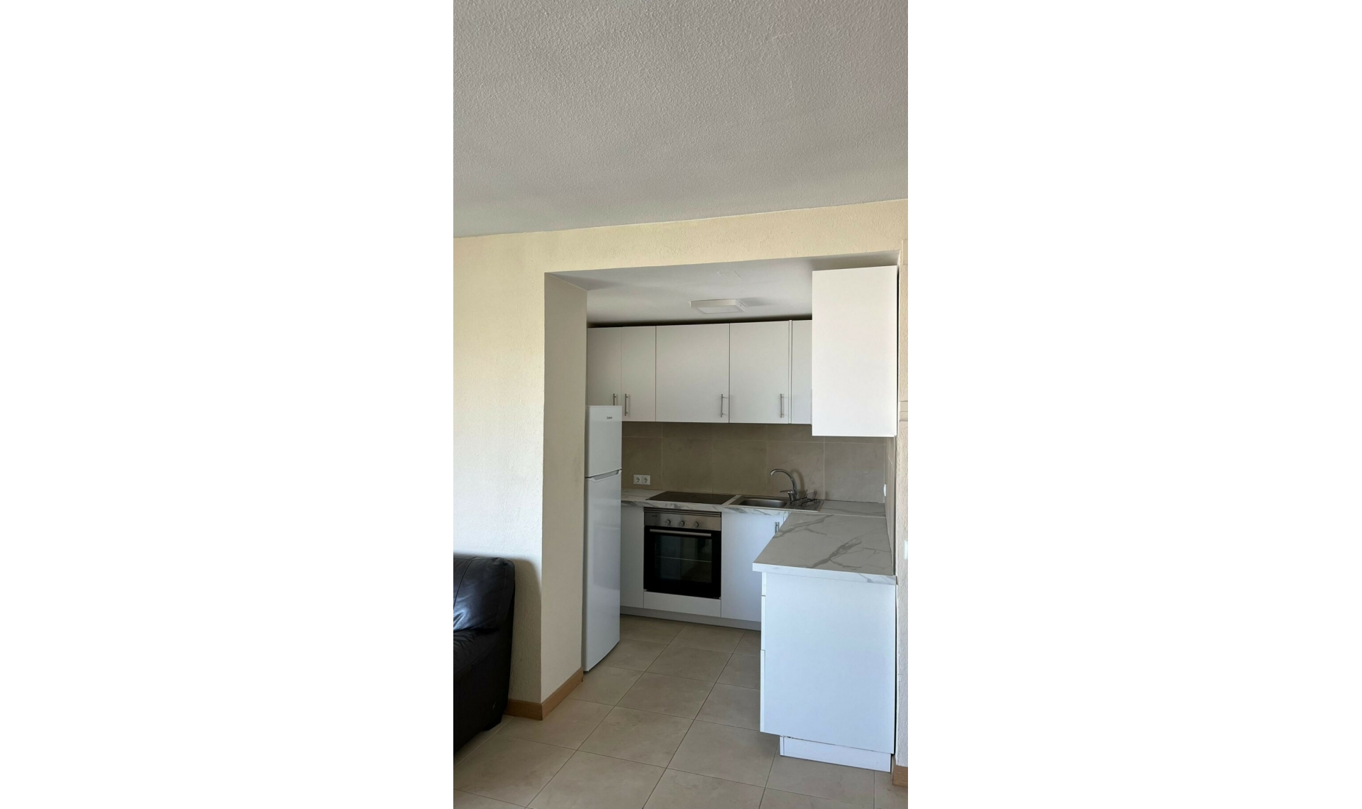 Resale - Apartment -
Estepona