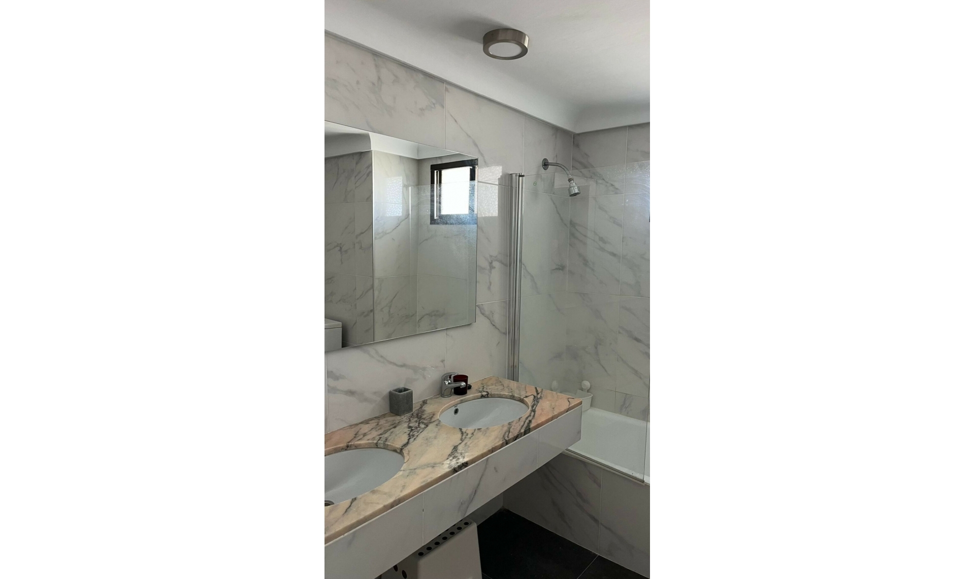 Resale - Apartment -
Estepona