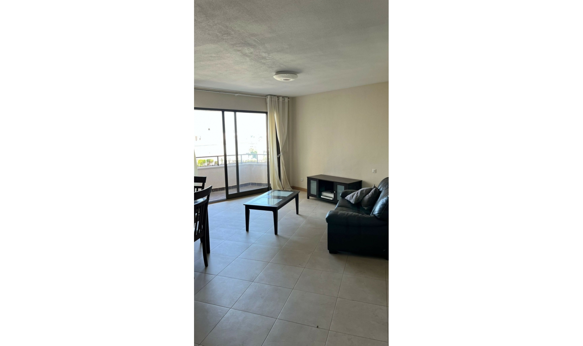 Resale - Apartment -
Estepona