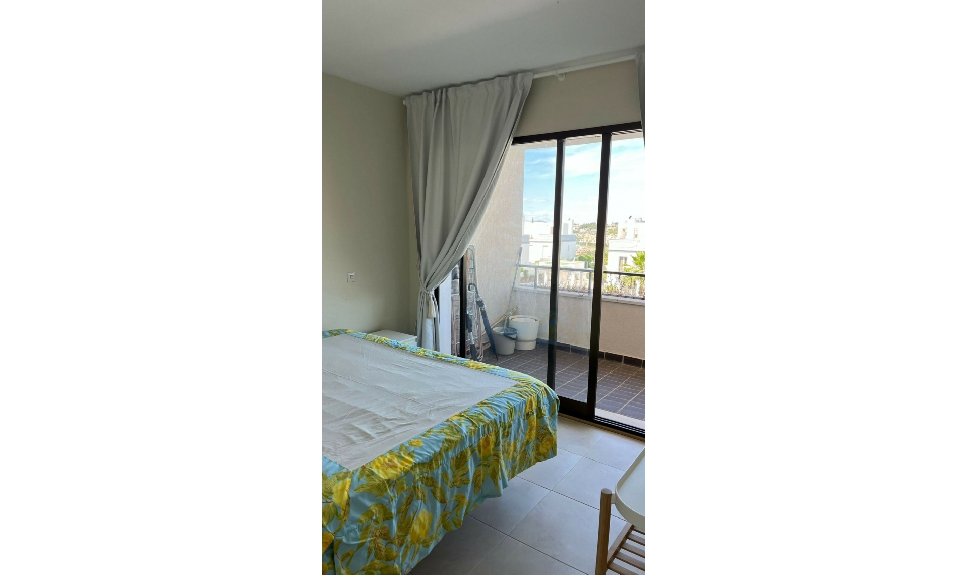 Resale - Apartment -
Estepona
