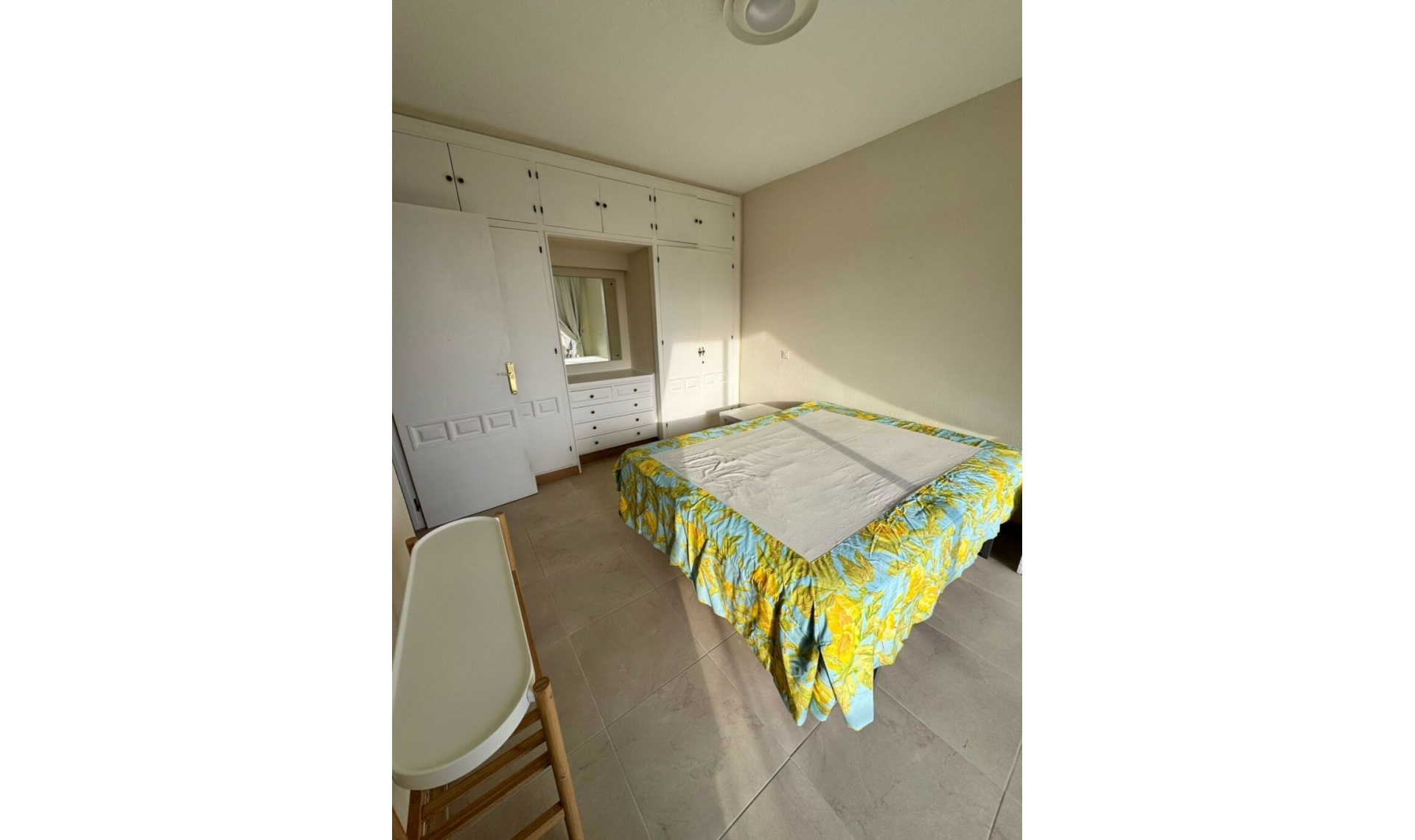 Resale - Apartment -
Estepona