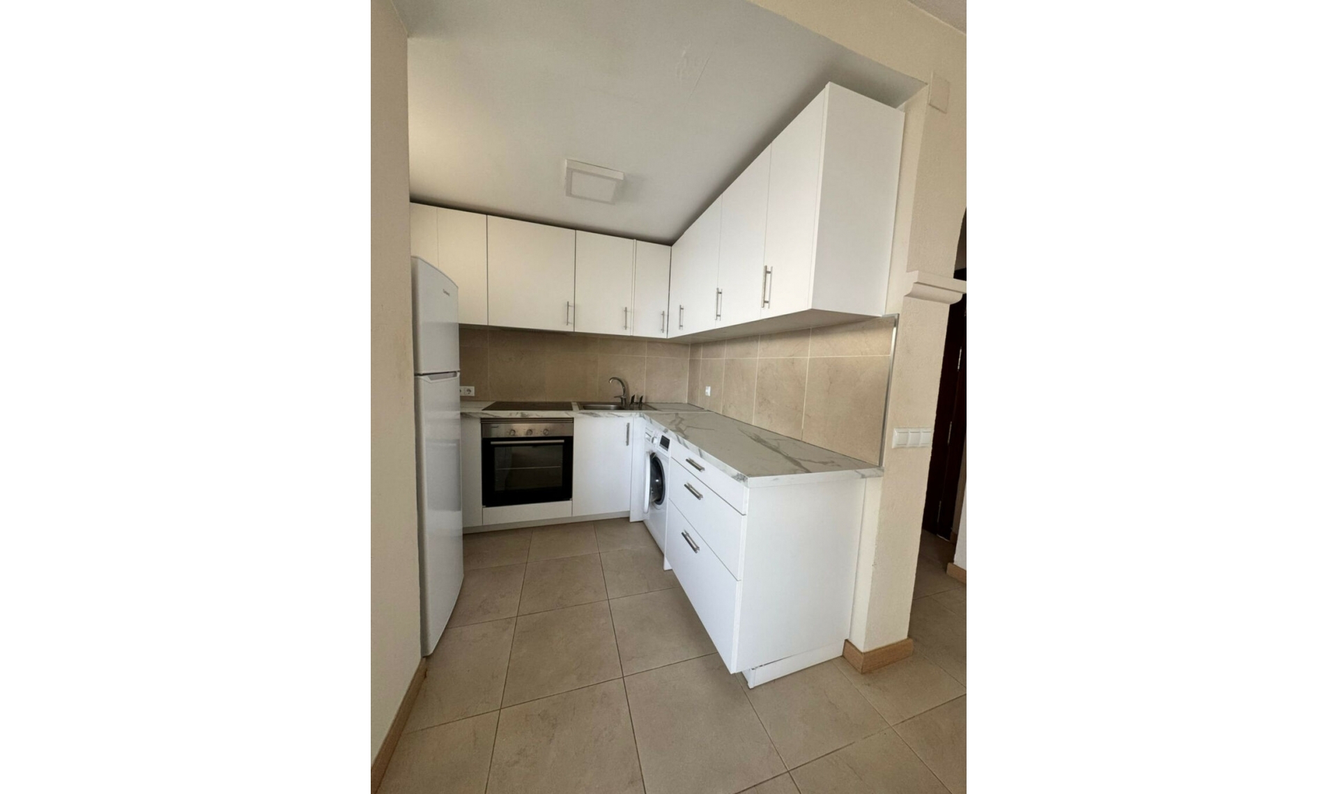 Resale - Apartment -
Estepona