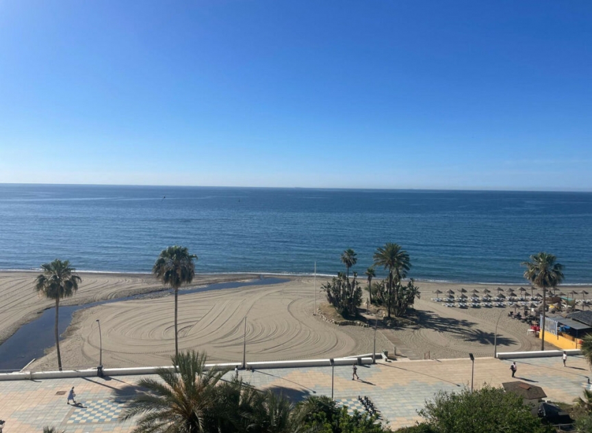 Resale - Apartment -
Estepona