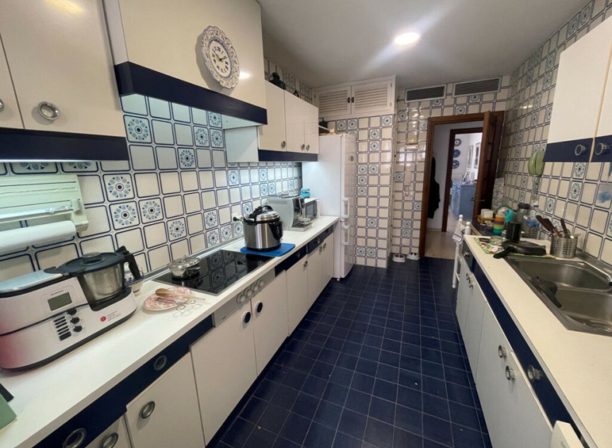 Resale - Apartment -
Estepona