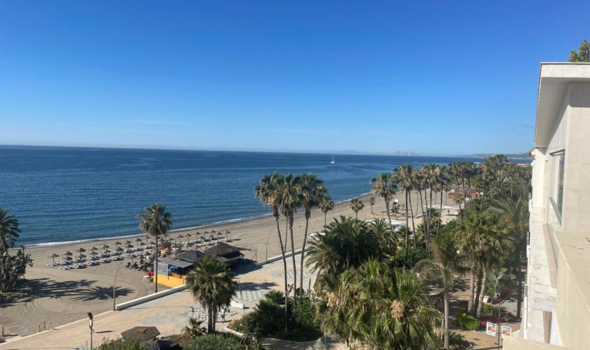 Resale - Apartment -
Estepona