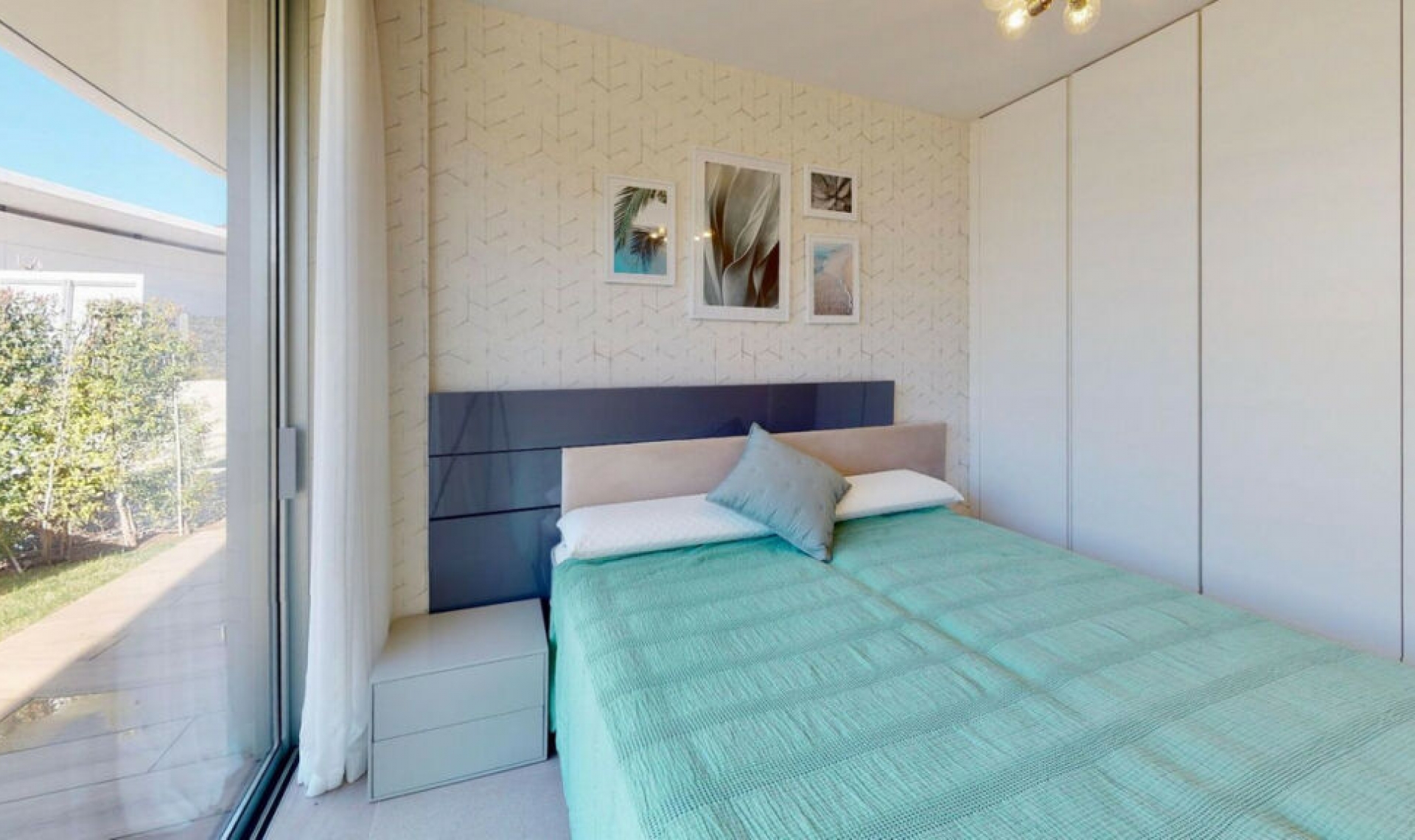 Resale - Apartment -
Estepona