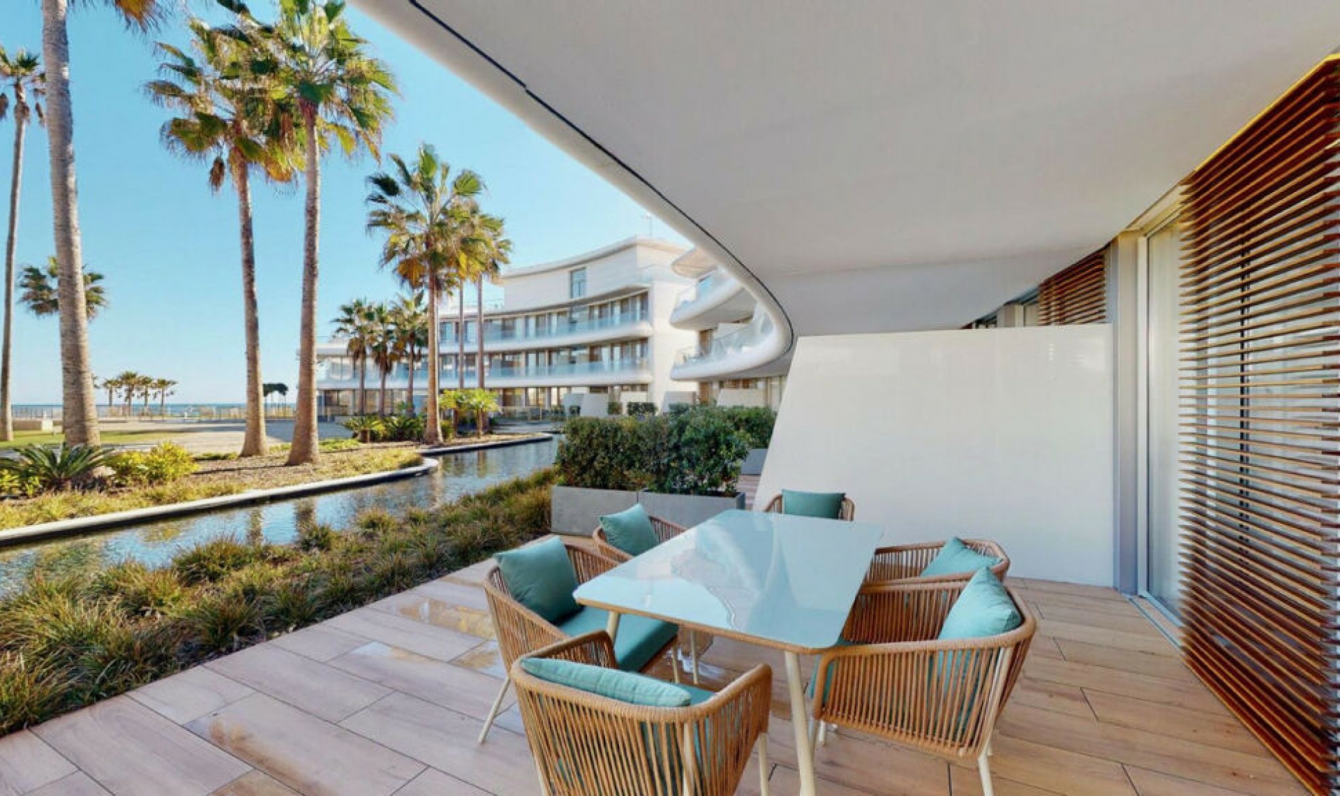 Resale - Apartment -
Estepona