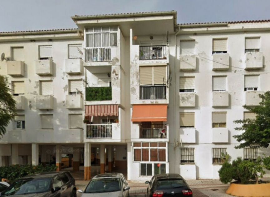 Resale - Apartment -
Estepona