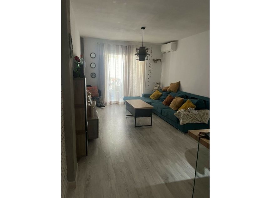 Resale - Apartment -
Estepona