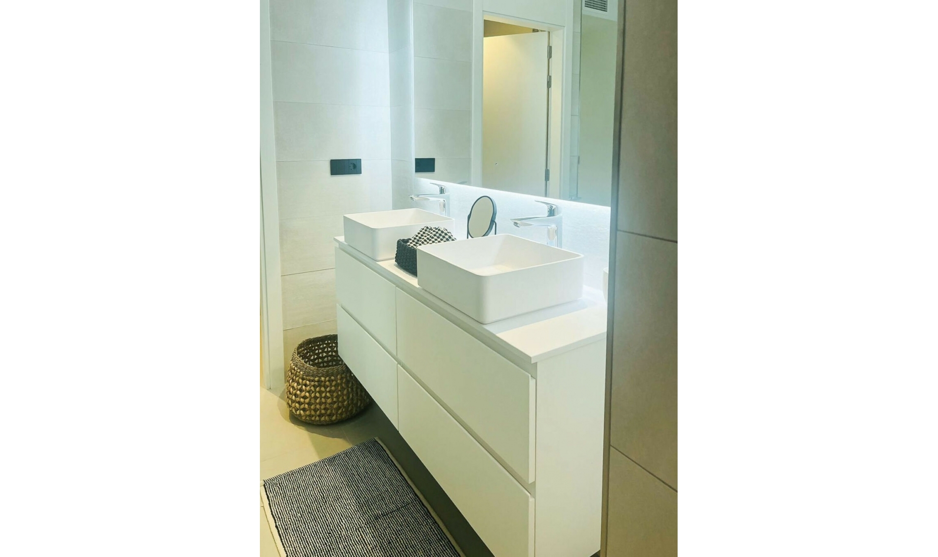 Resale - Apartment -
Estepona