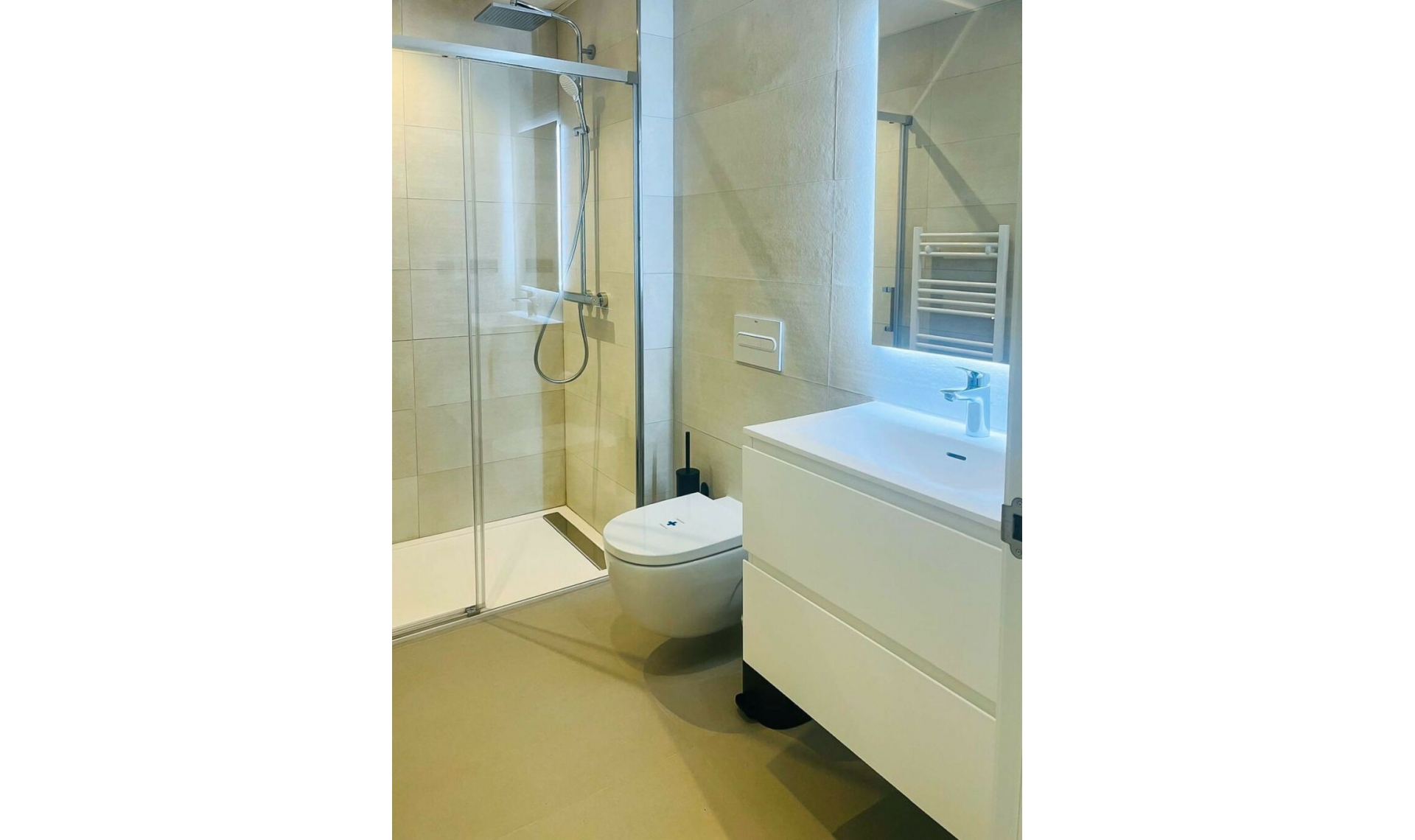 Resale - Apartment -
Estepona