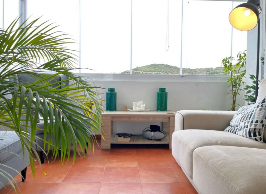 Resale - Apartment -
Estepona