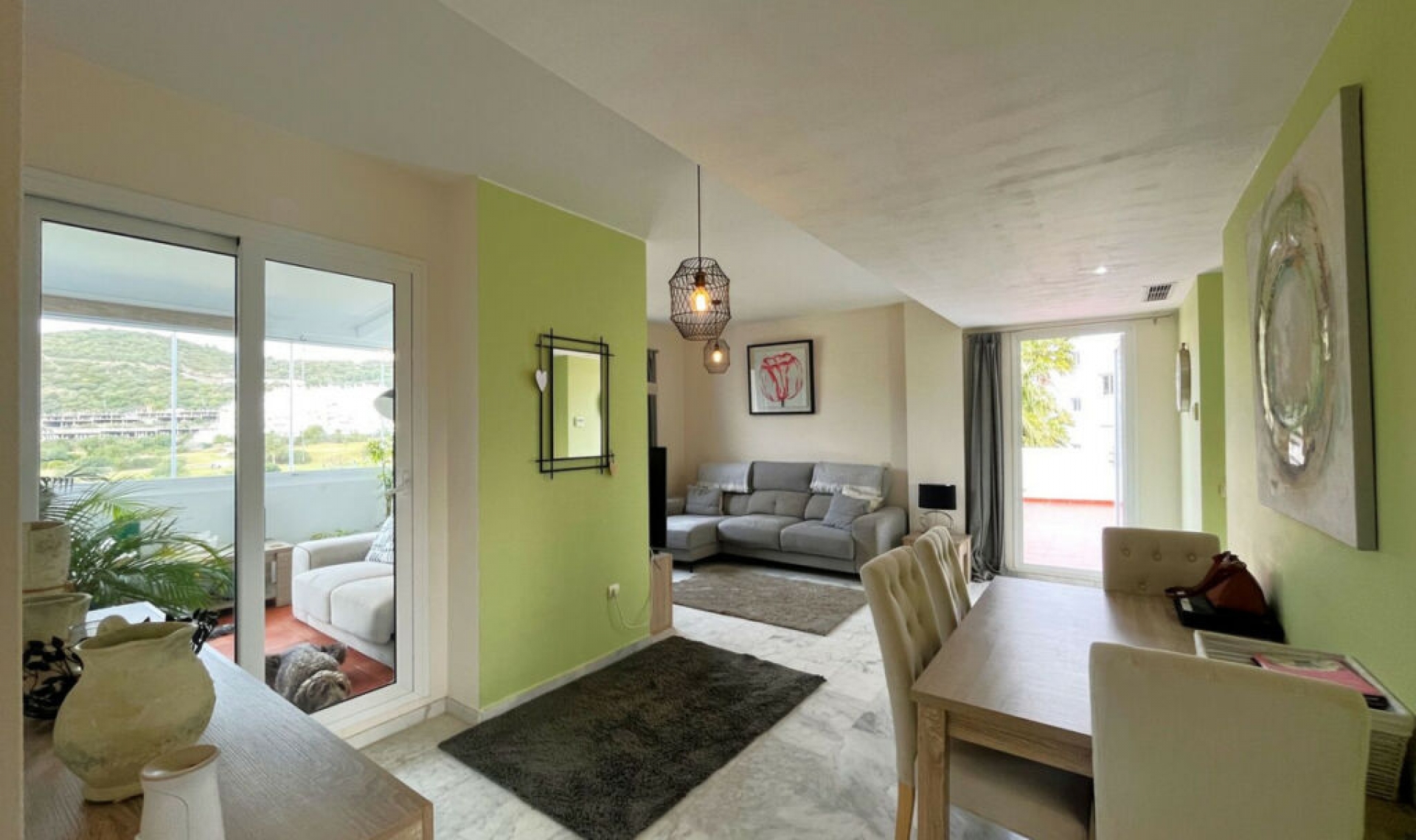 Resale - Apartment -
Estepona