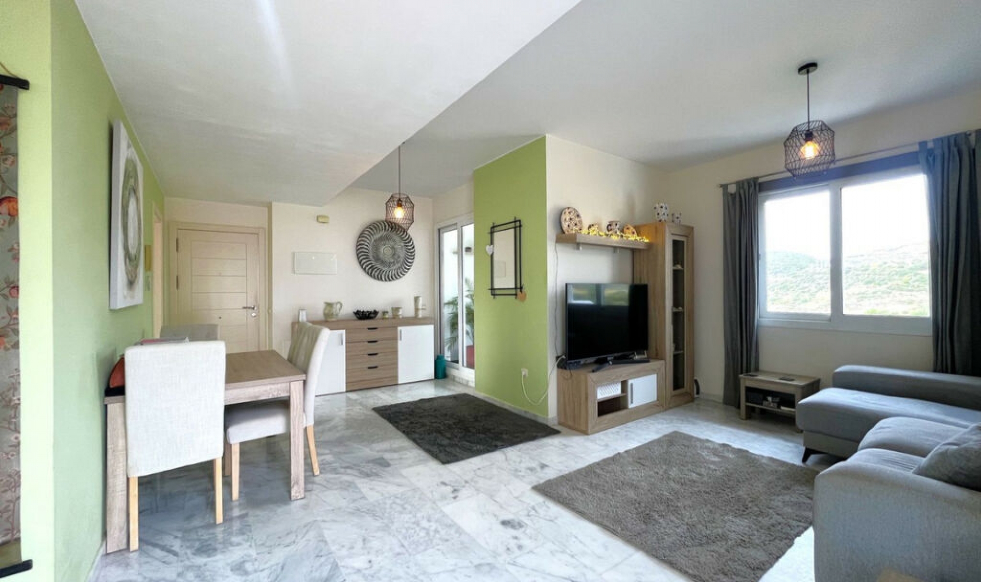 Resale - Apartment -
Estepona