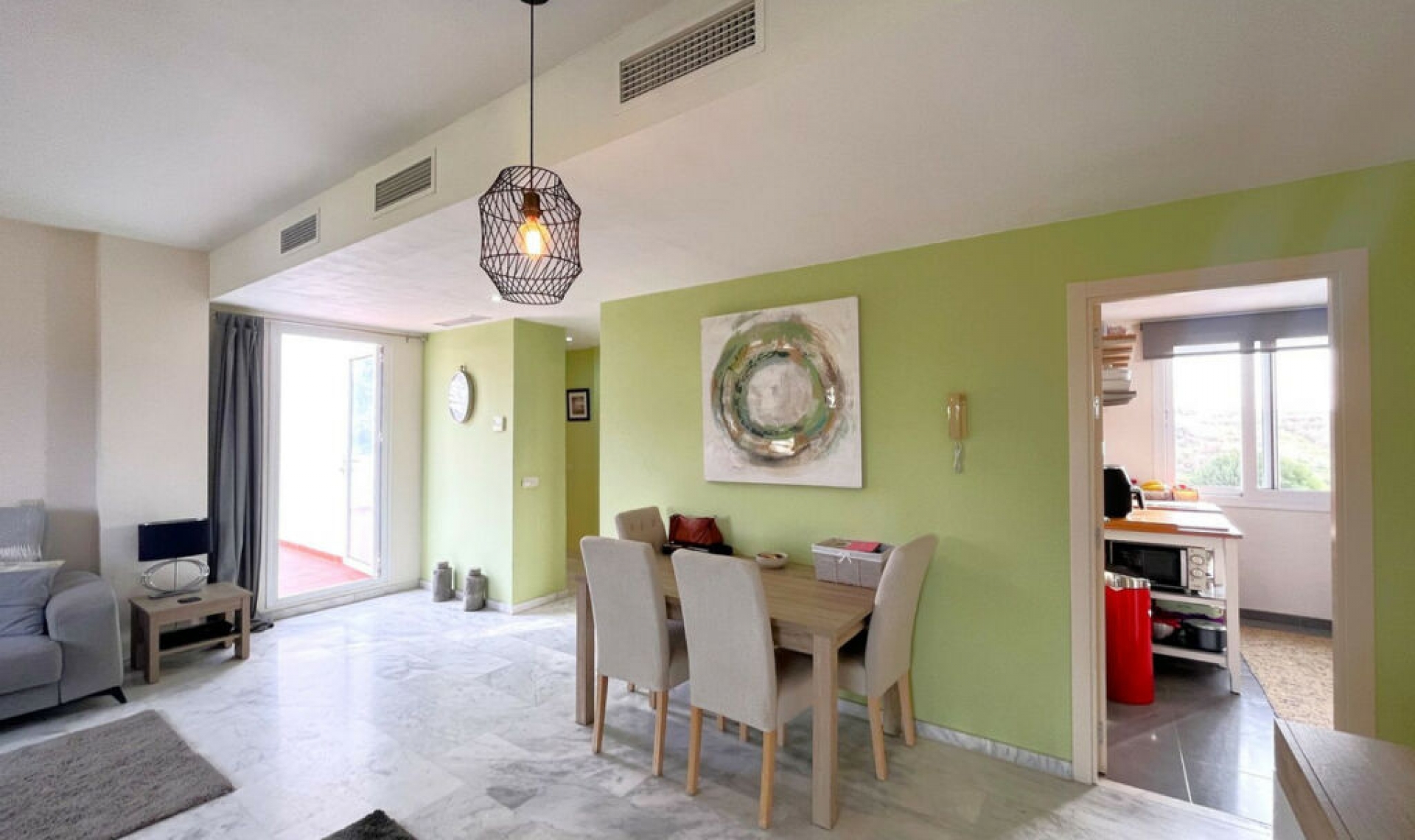 Resale - Apartment -
Estepona