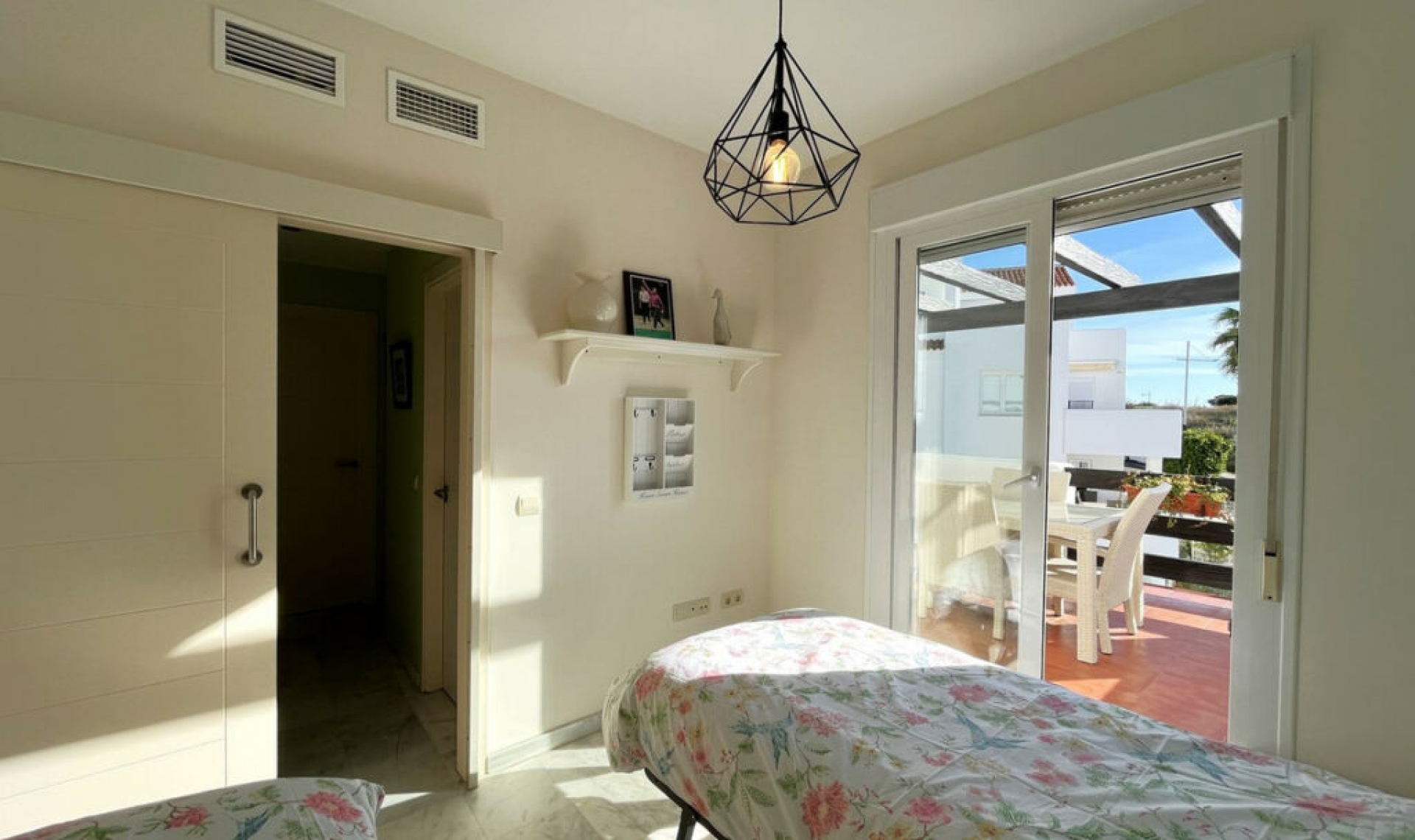 Resale - Apartment -
Estepona