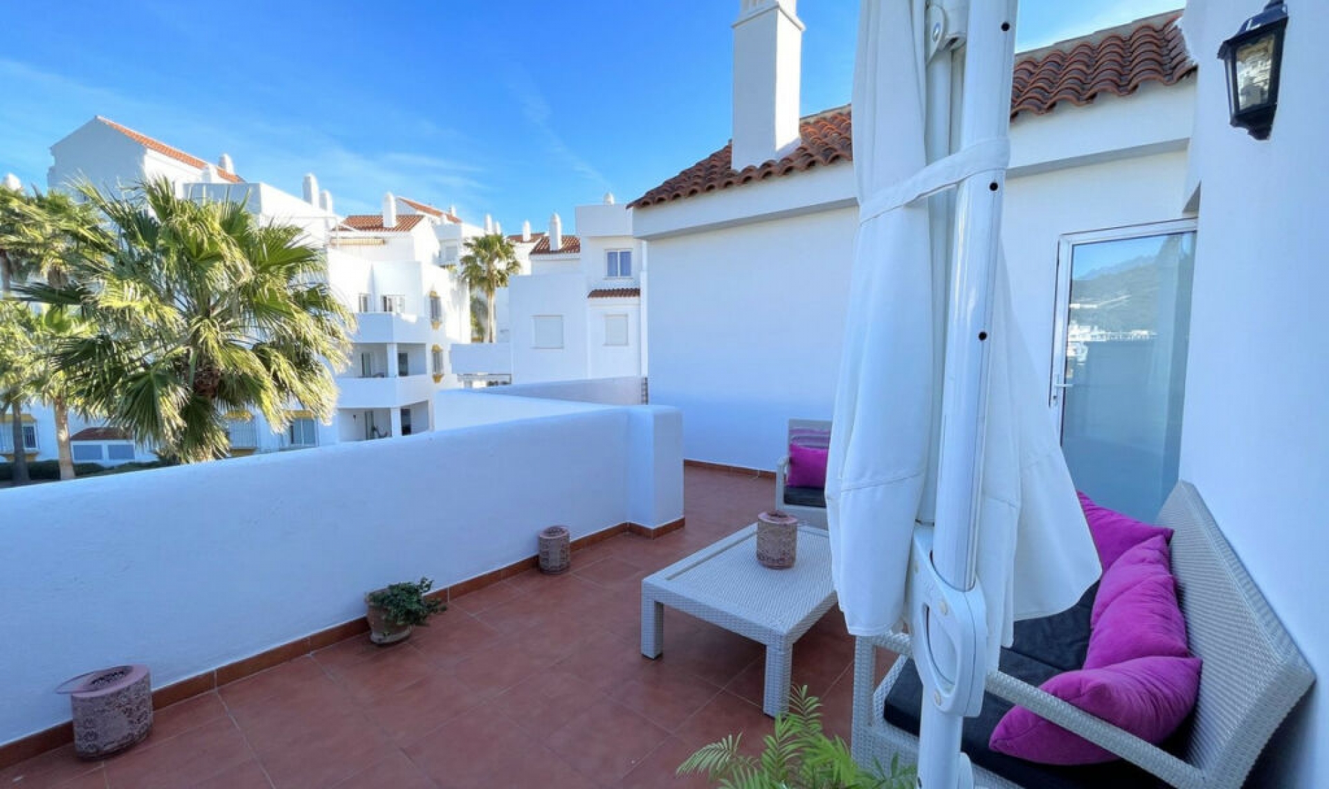 Resale - Apartment -
Estepona