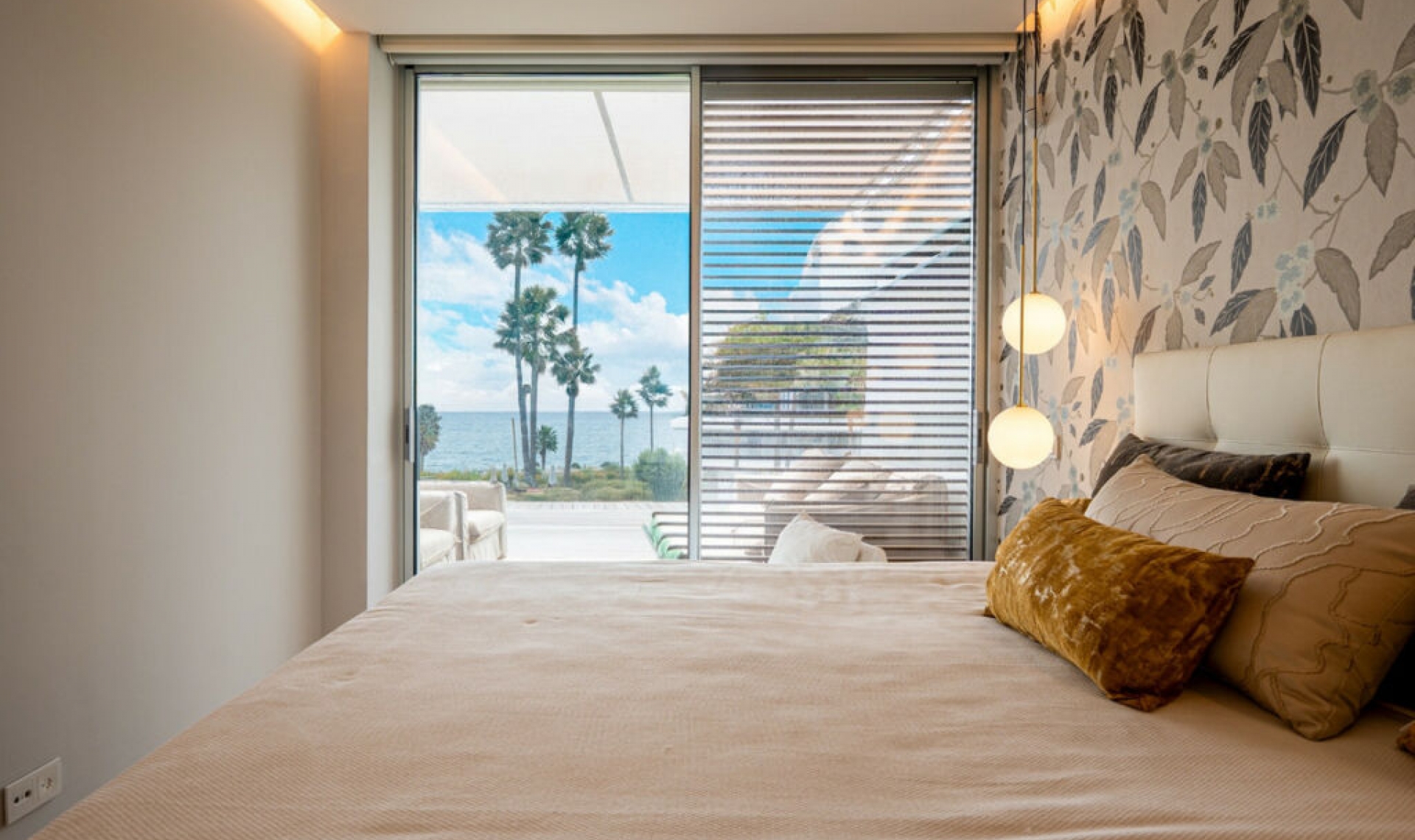 Resale - Apartment -
Estepona