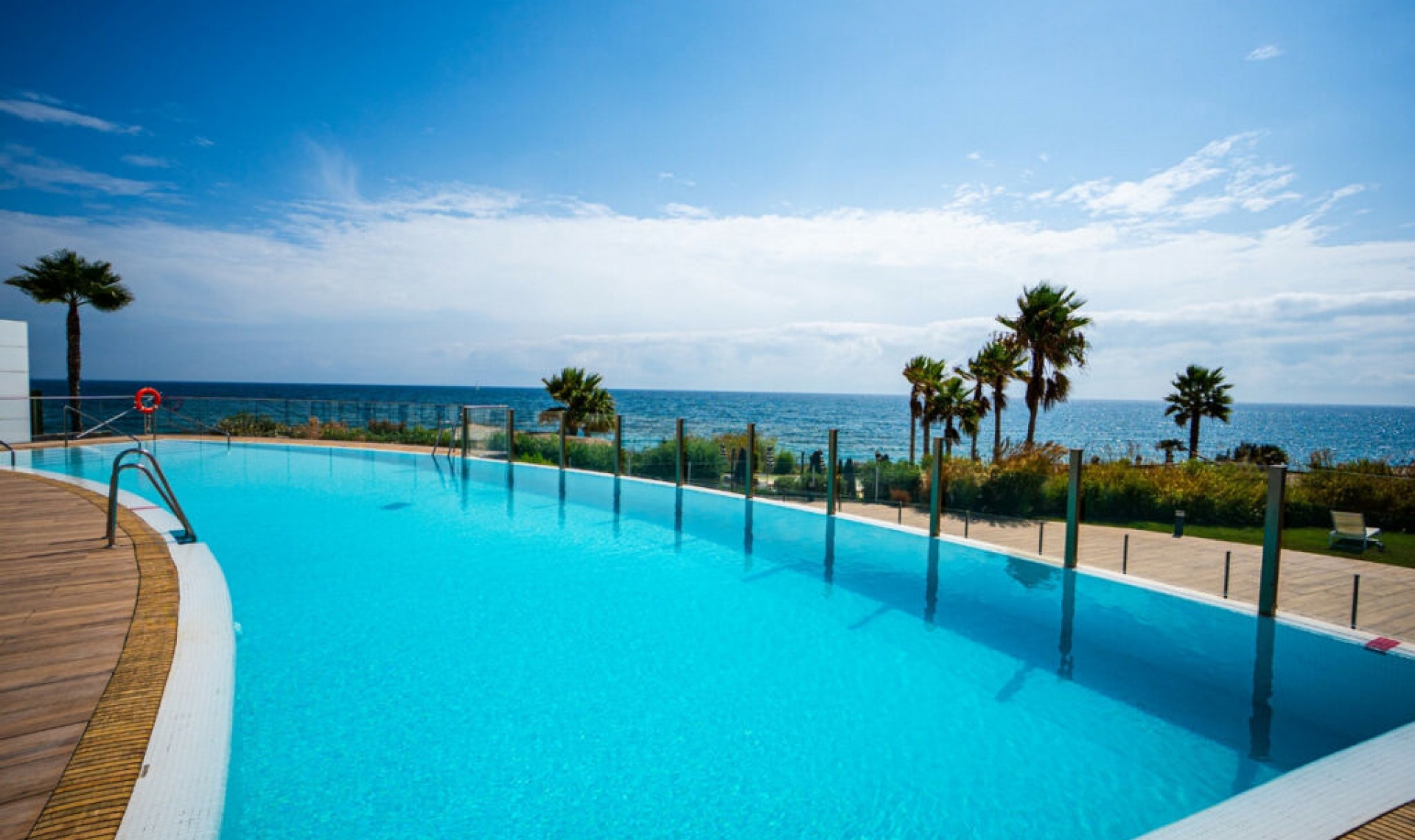 Resale - Apartment -
Estepona