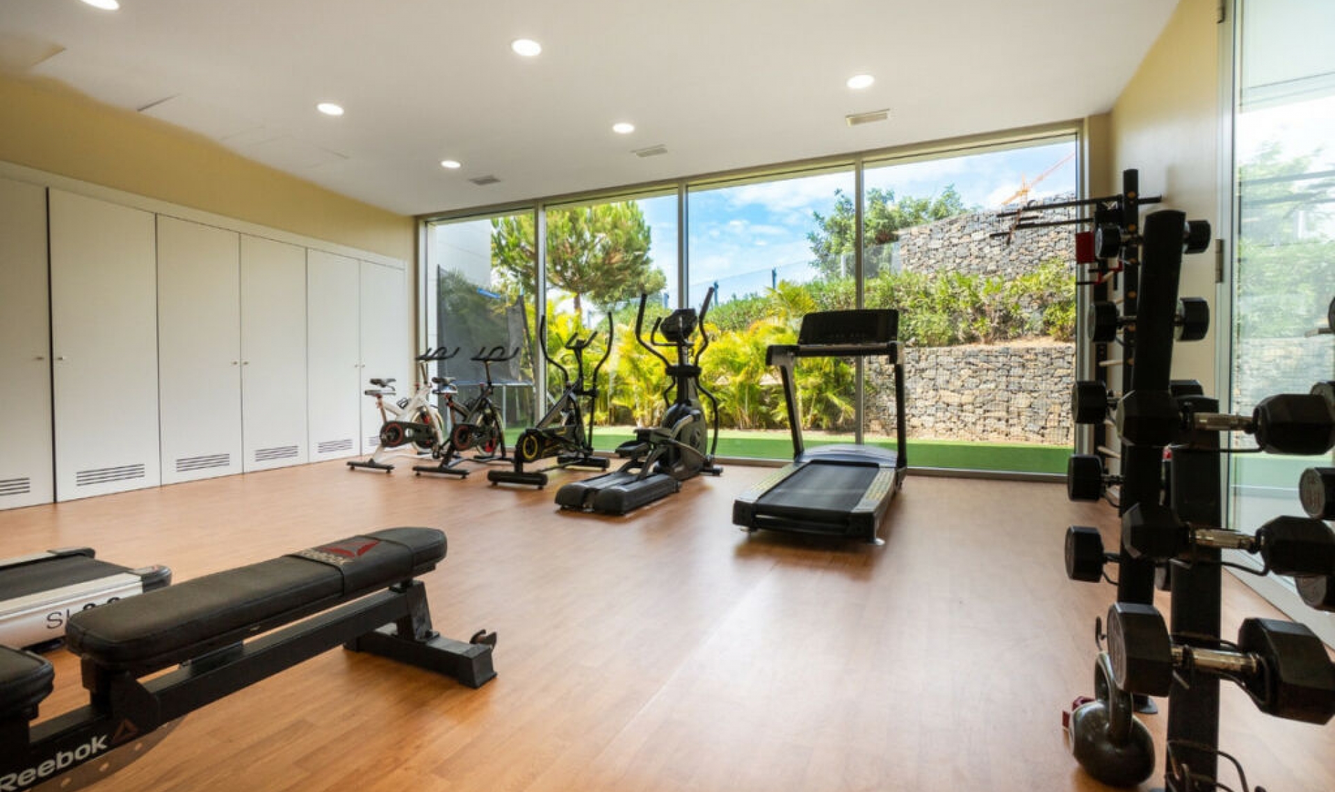 Resale - Apartment -
Estepona