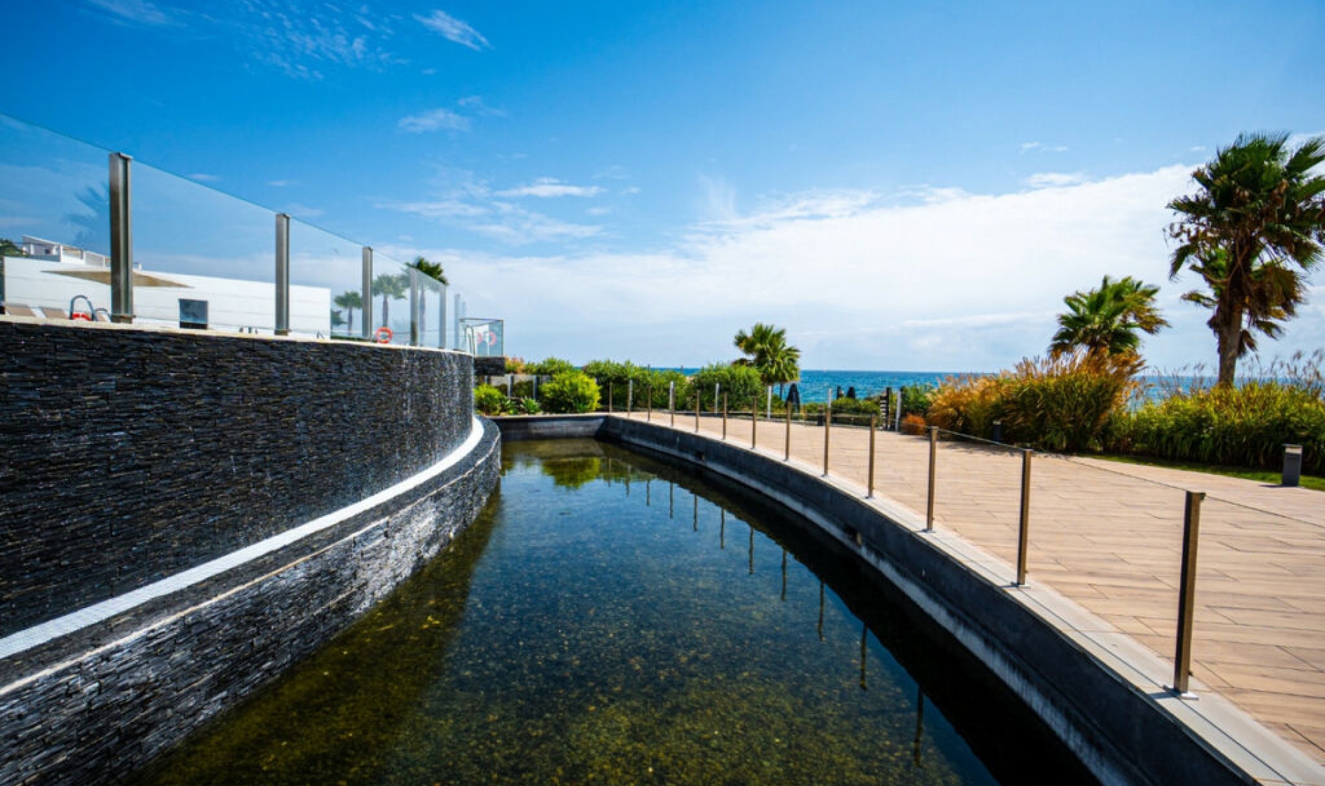 Resale - Apartment -
Estepona