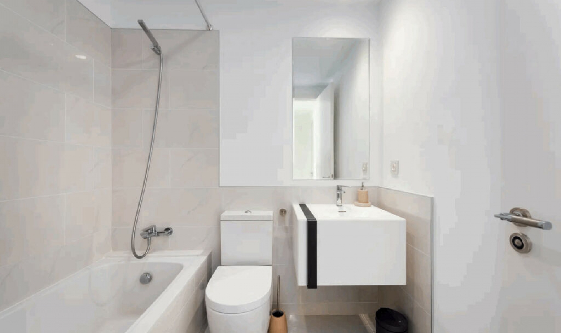 Resale - Apartment -
Estepona