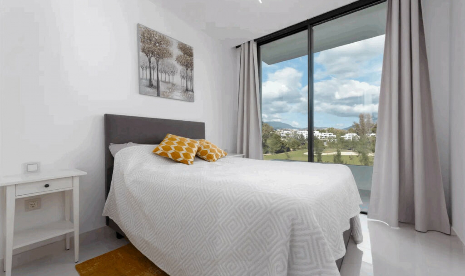 Resale - Apartment -
Estepona