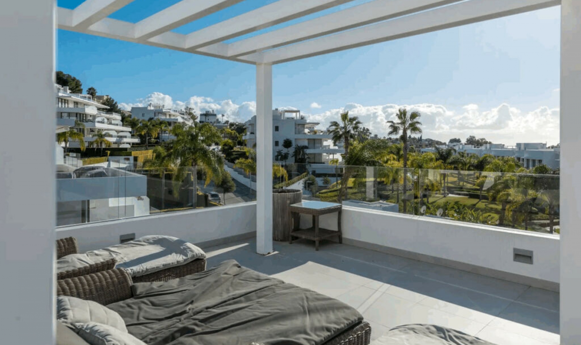 Resale - Apartment -
Estepona