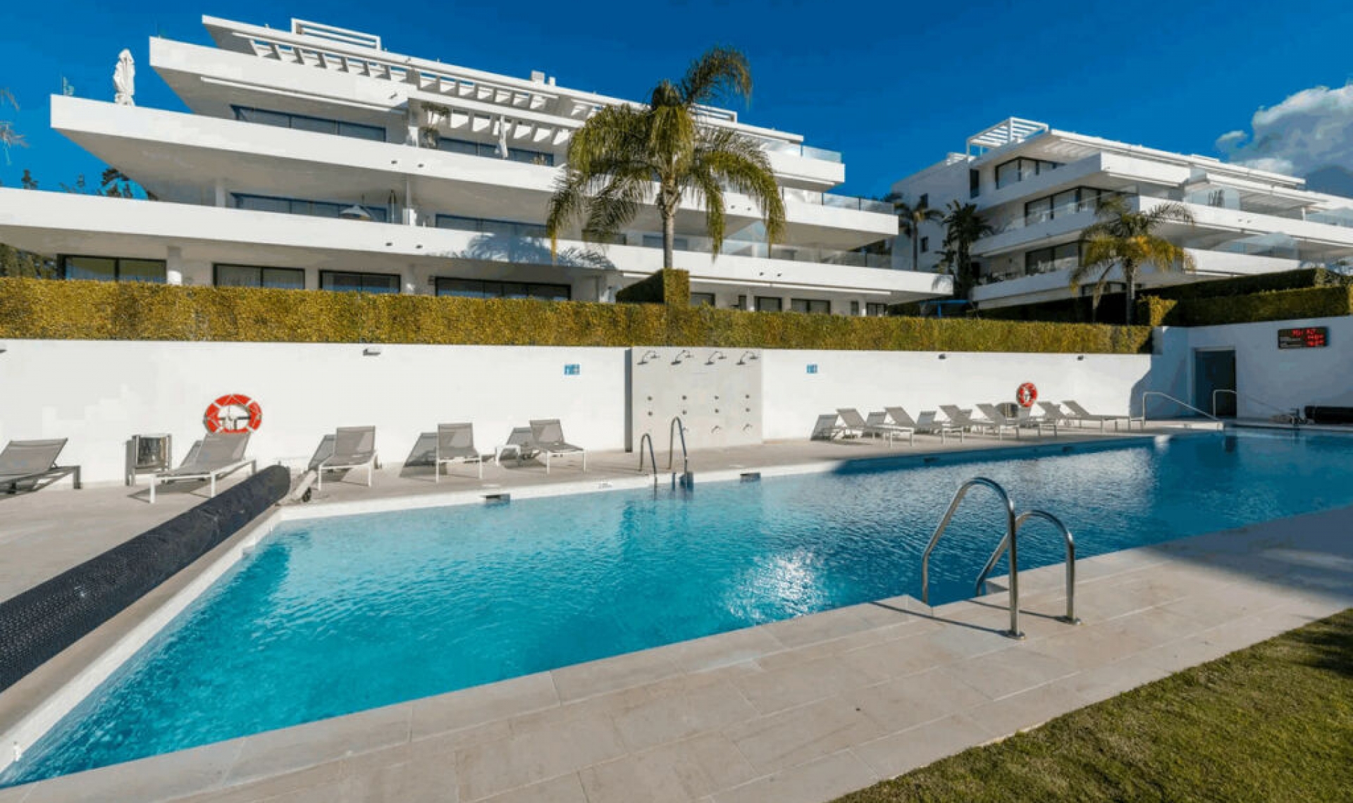 Resale - Apartment -
Estepona